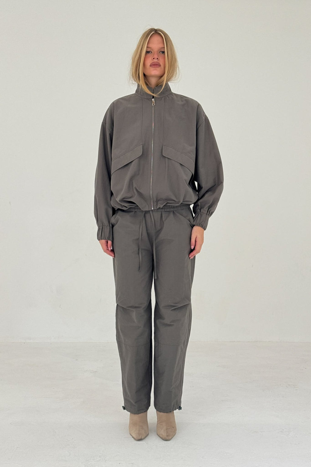 SABLE PANT IN CHARCOAL - Che Cose Belle