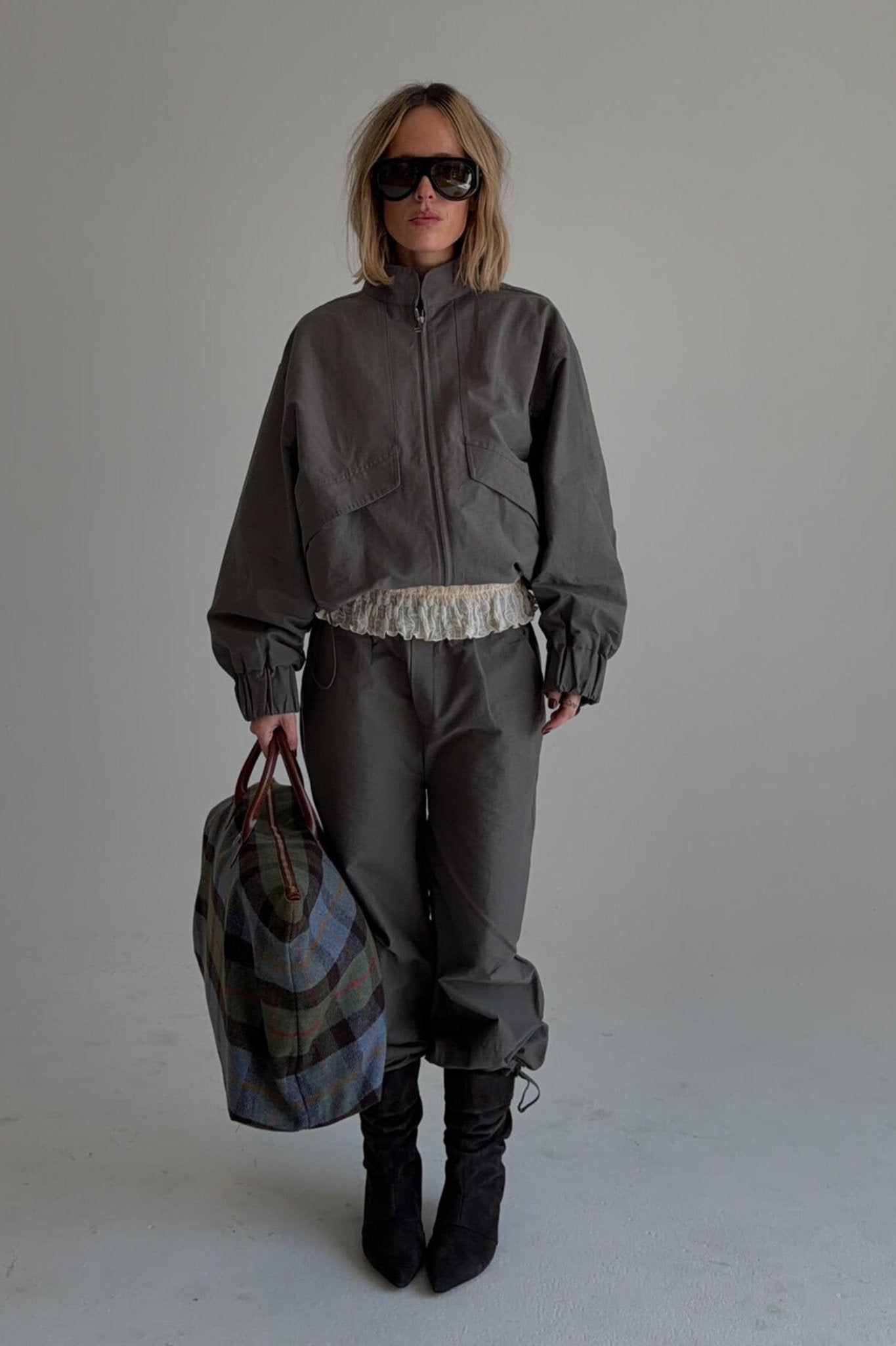SABLE PANT IN CHARCOAL - Che Cose Belle