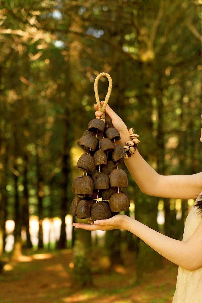 Salin Water Bellwood Seed Shaker | Hand Bell - Che Cose Belle