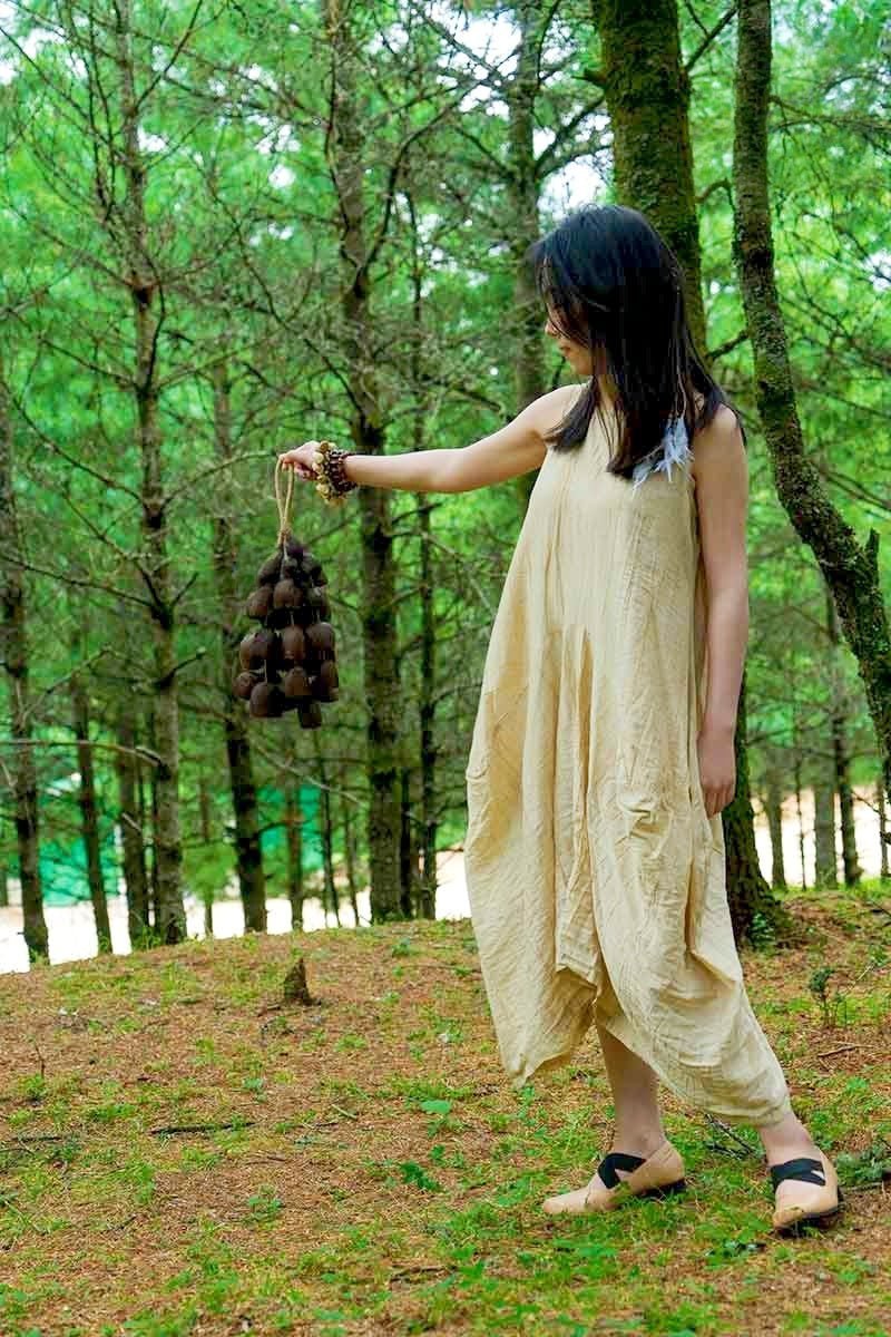 Salin Water Bellwood Seed Shaker | Hand Bell - Che Cose Belle