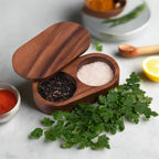 Salt & Pepper Pinch Pot w/ Cover - Che Cose Belle