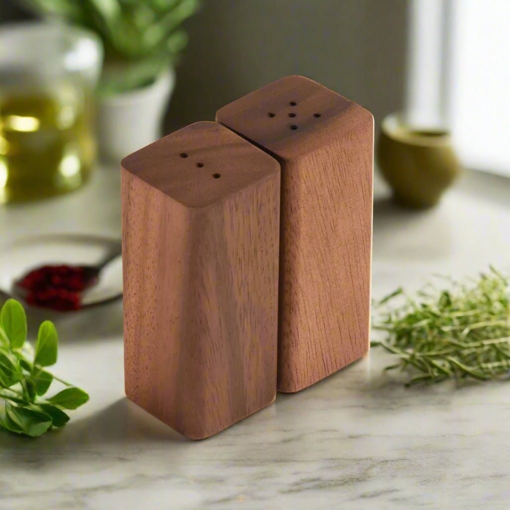 Salt & Pepper Shakers - Che Cose Belle