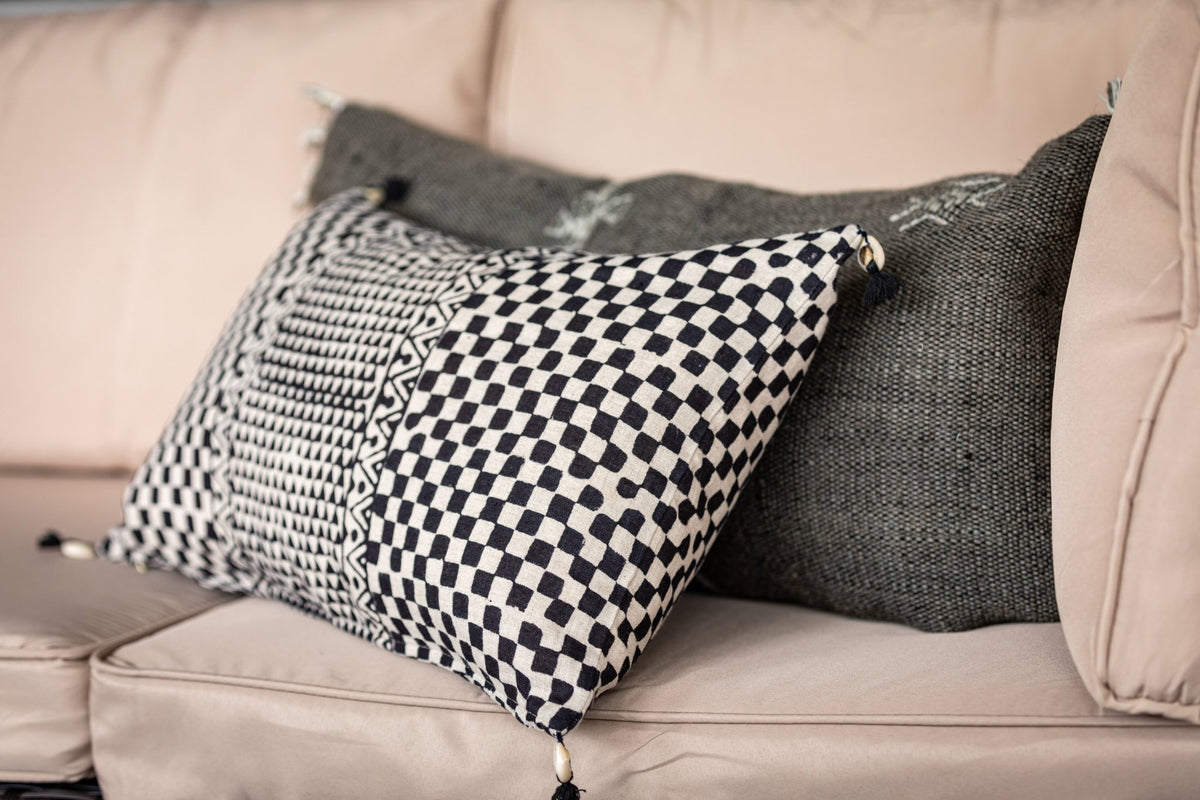 Samburu Charcoal Lumbar Pillow Cover - Che Cose Belle