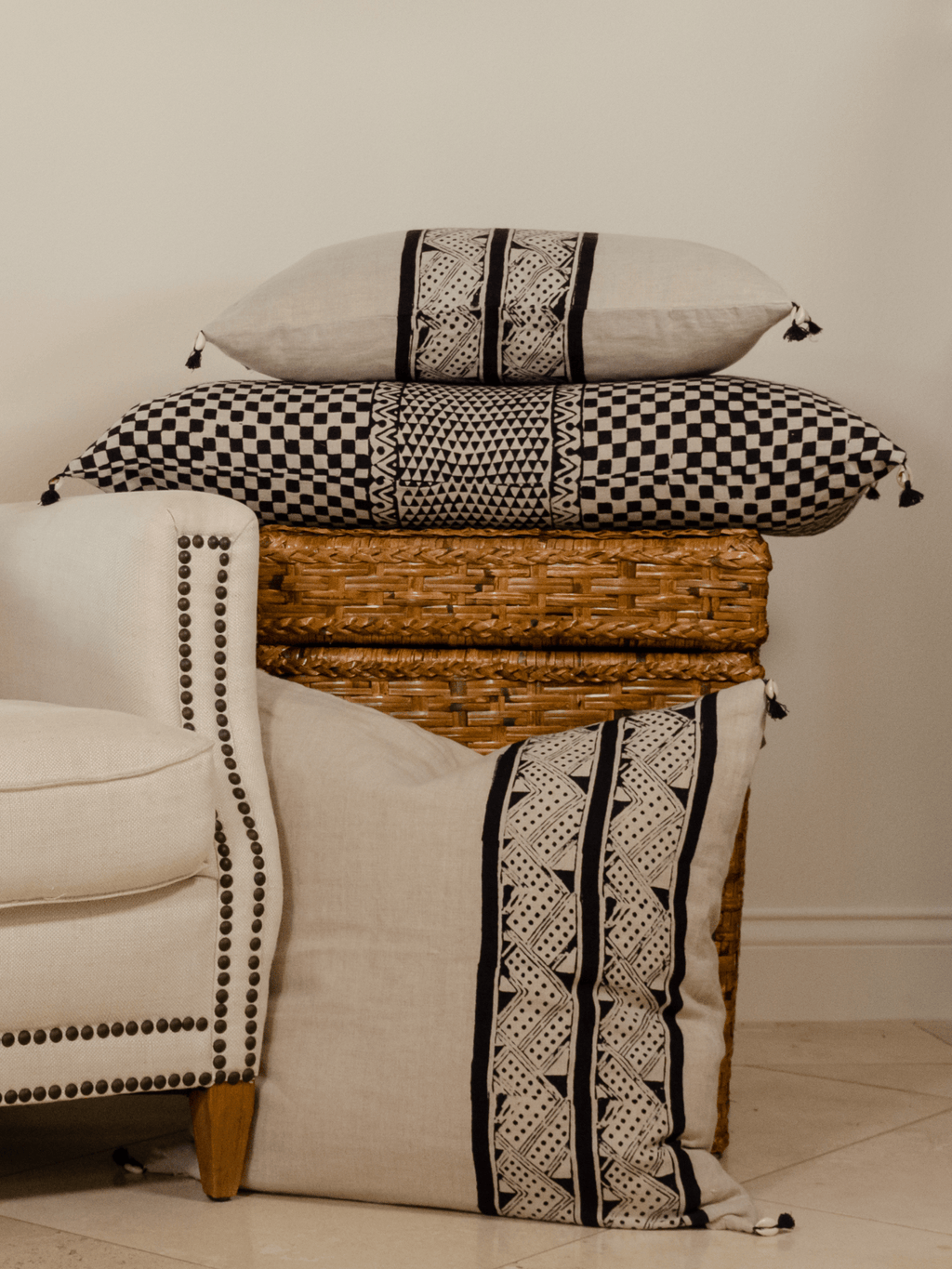 Samburu Charcoal Lumbar Pillow Cover - Che Cose Belle