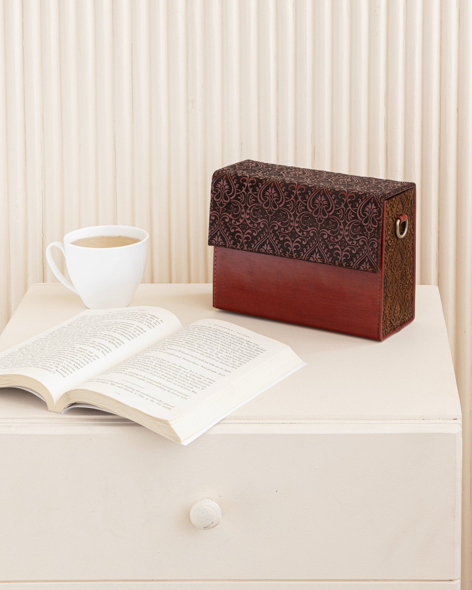 Sapphire Soirée Crossbody Bag - Che Cose Belle