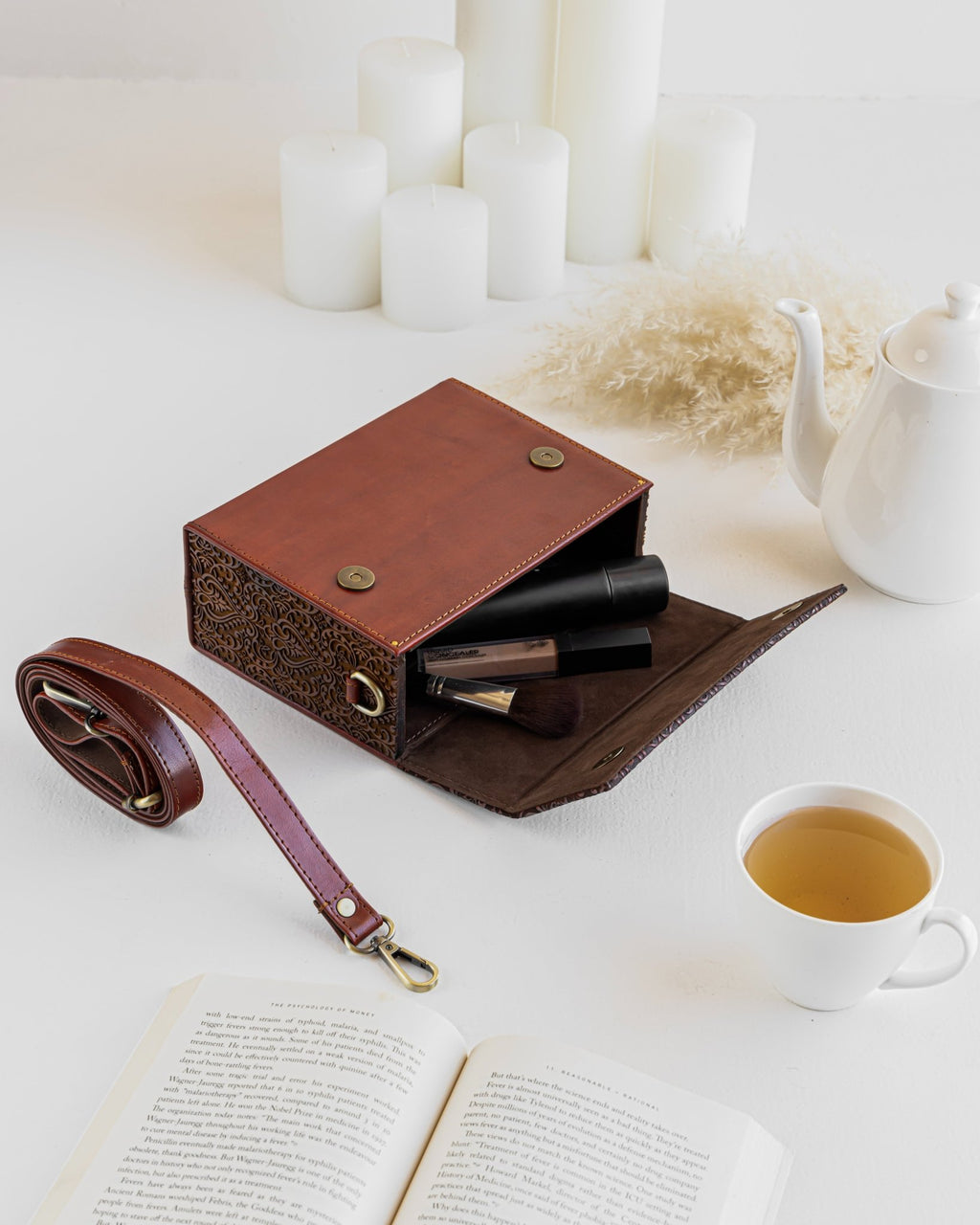 Sapphire Soirée Crossbody Bag - Che Cose Belle