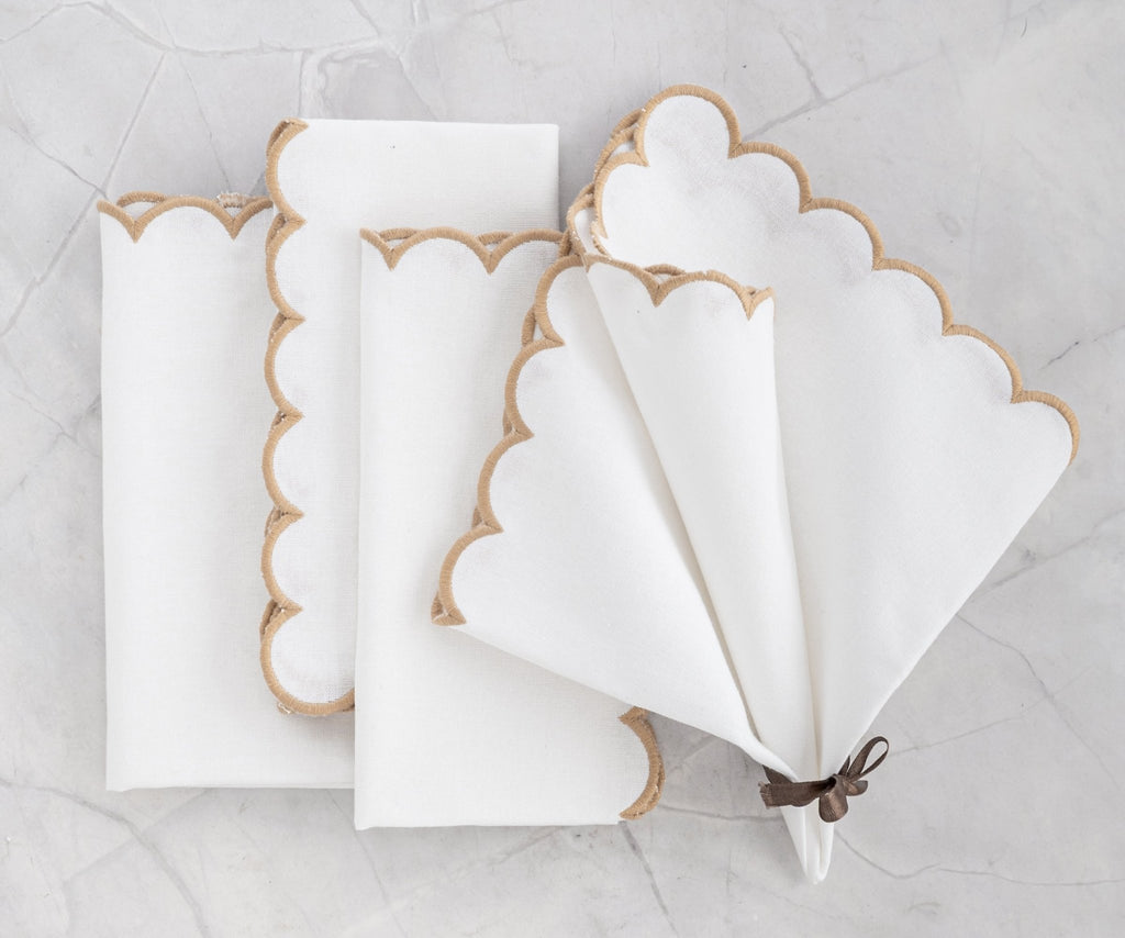 Scalloped Edge Linen Napkins - Che Cose Belle