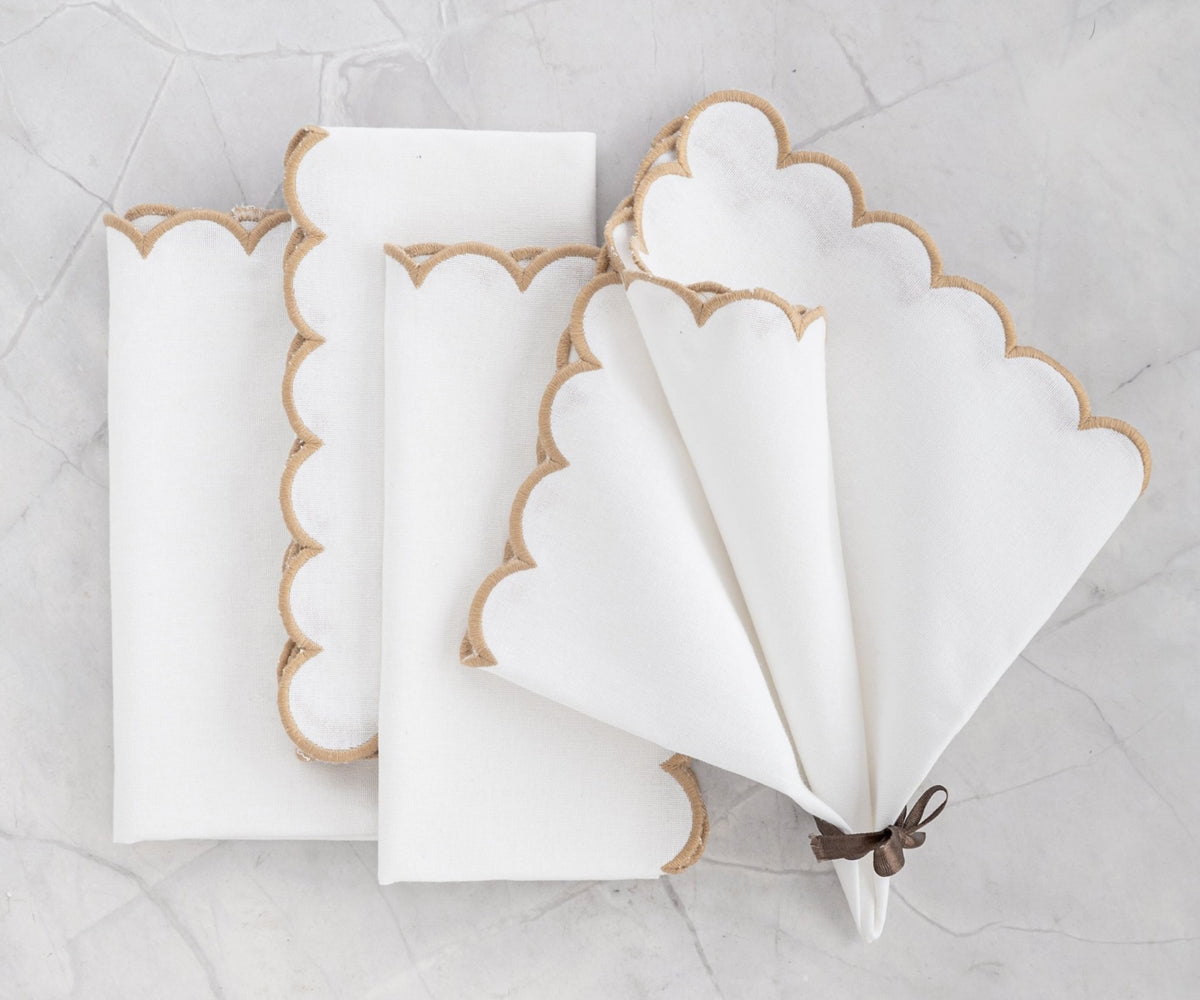 Scalloped Edge Linen Napkins - Che Cose Belle