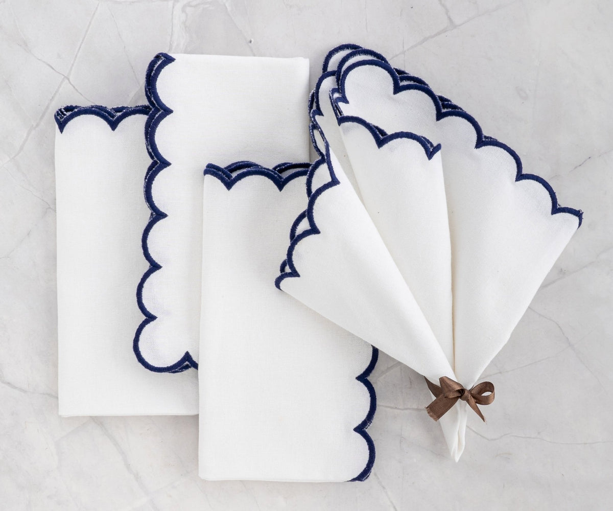 Scalloped Edge Linen Napkins - Che Cose Belle