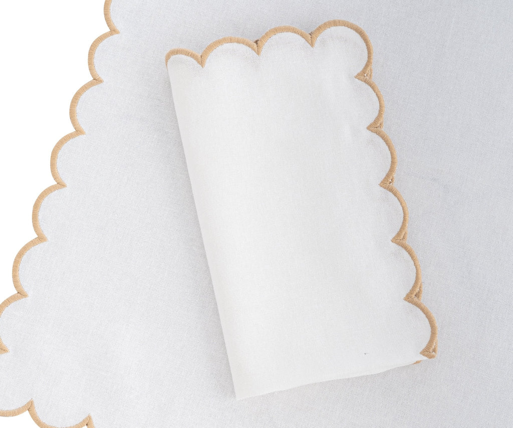 Scalloped Edge Linen Napkins - Che Cose Belle