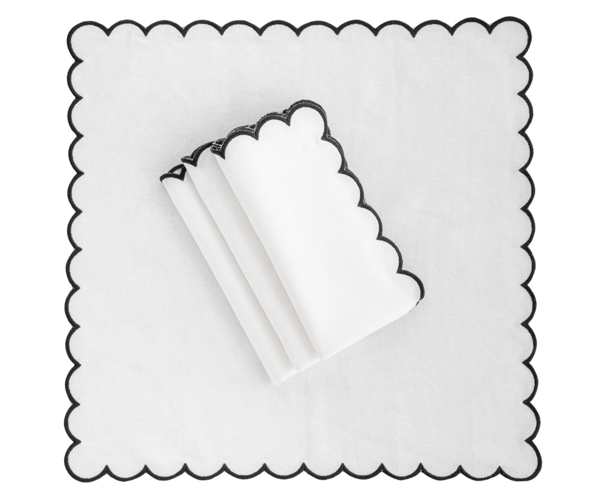 Scalloped Edge Linen Napkins - Che Cose Belle