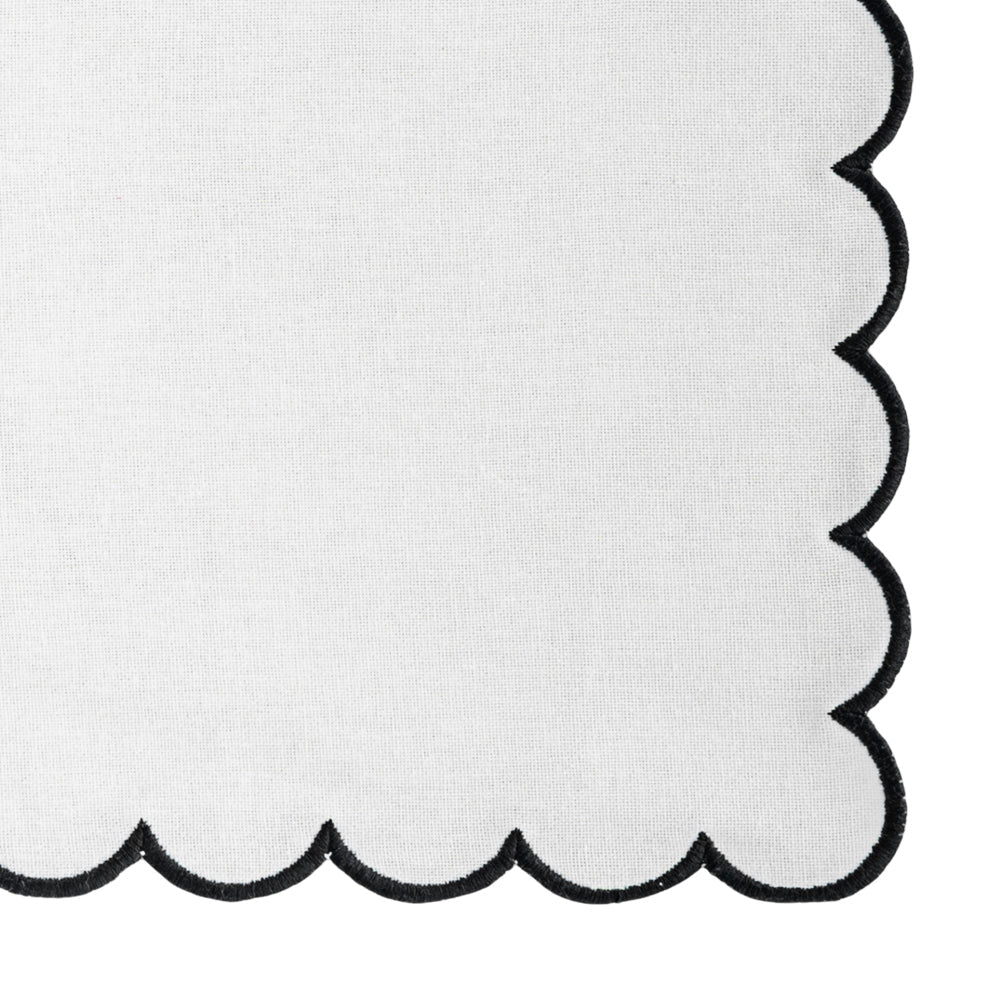 Scalloped Edge Linen Napkins - Che Cose Belle