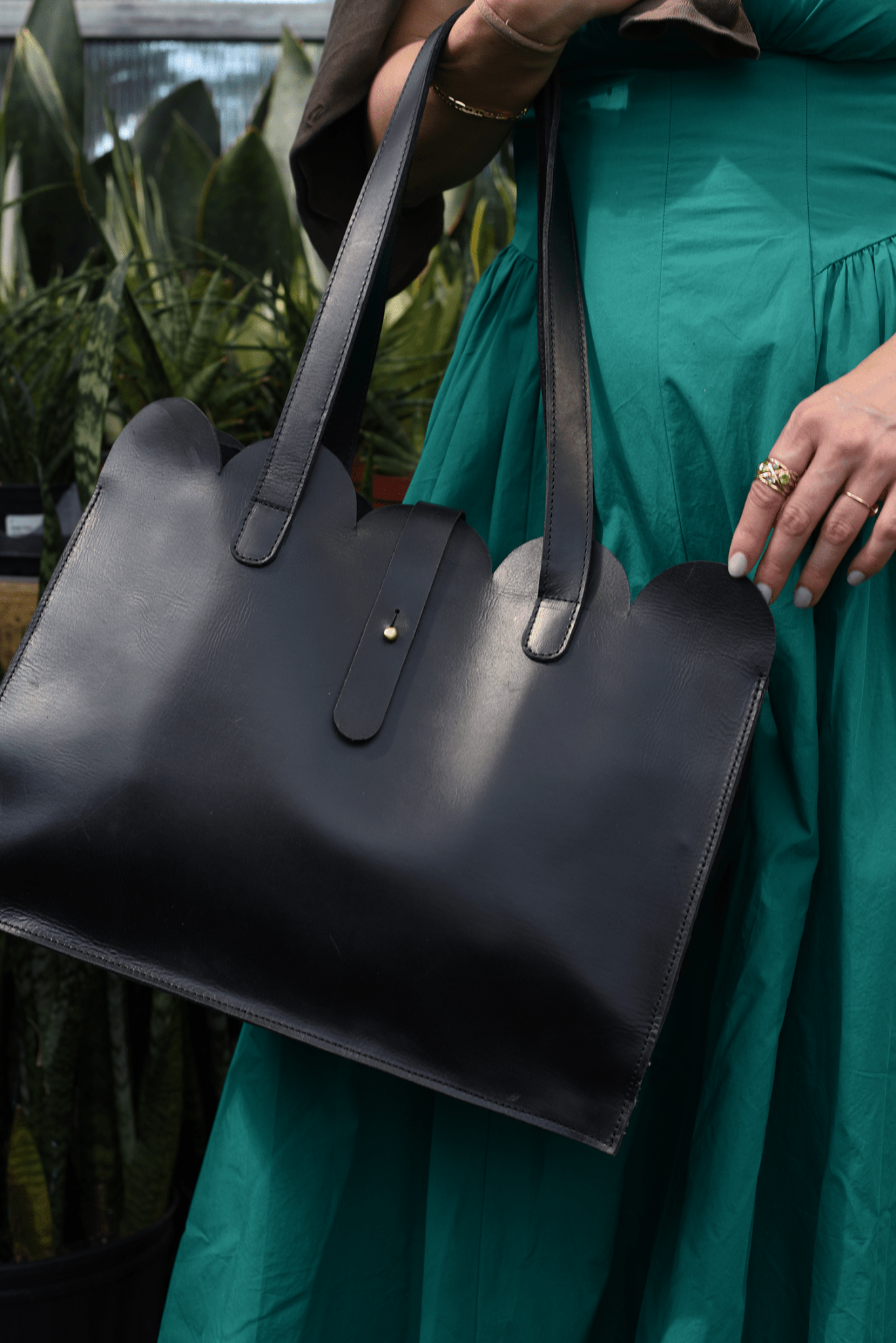 Scalloped Large Leather Handbag - Che Cose Belle