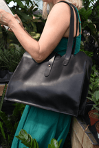 Scalloped Large Leather Handbag - Che Cose Belle