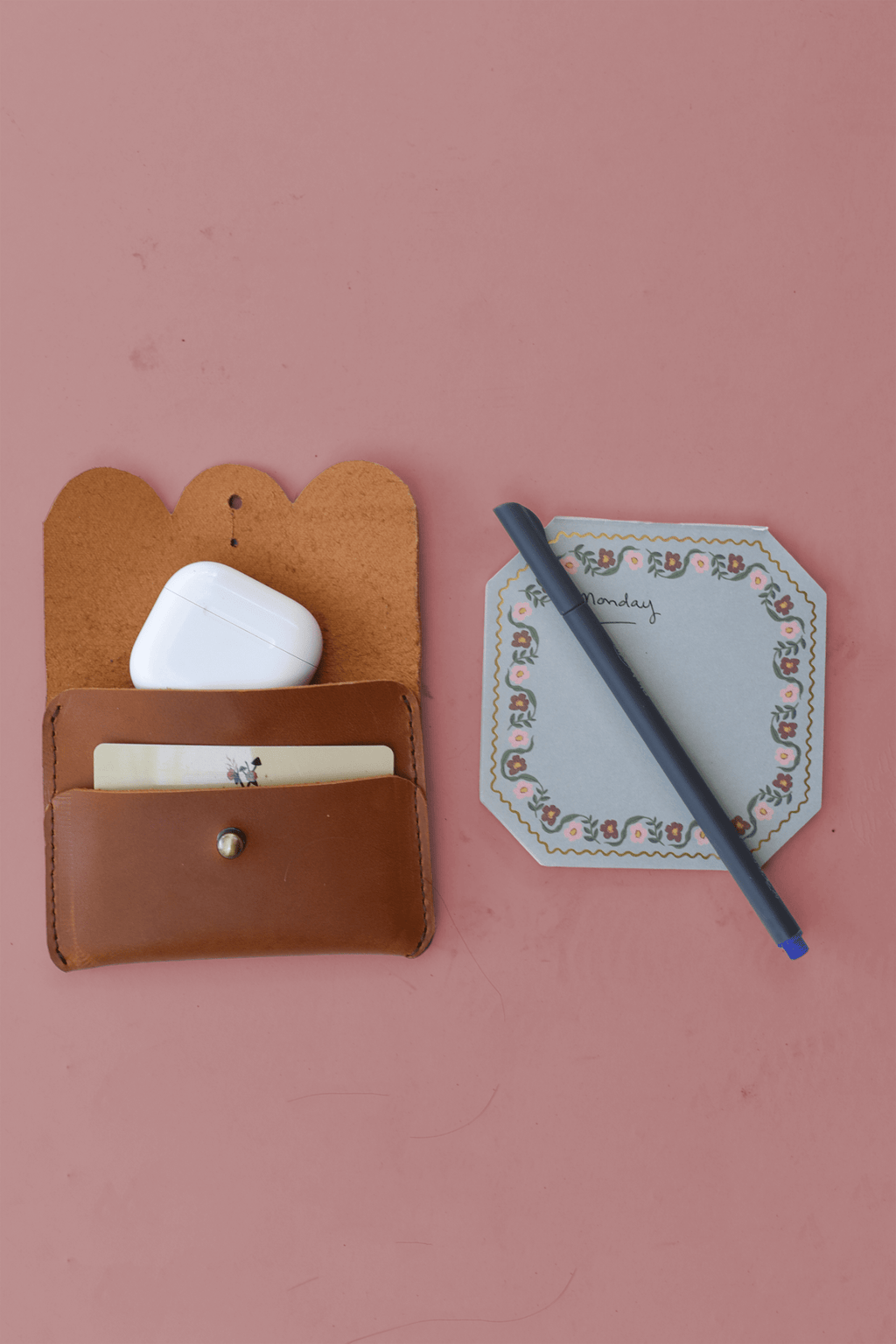 Scalloped Leather Card Carrier - Che Cose Belle