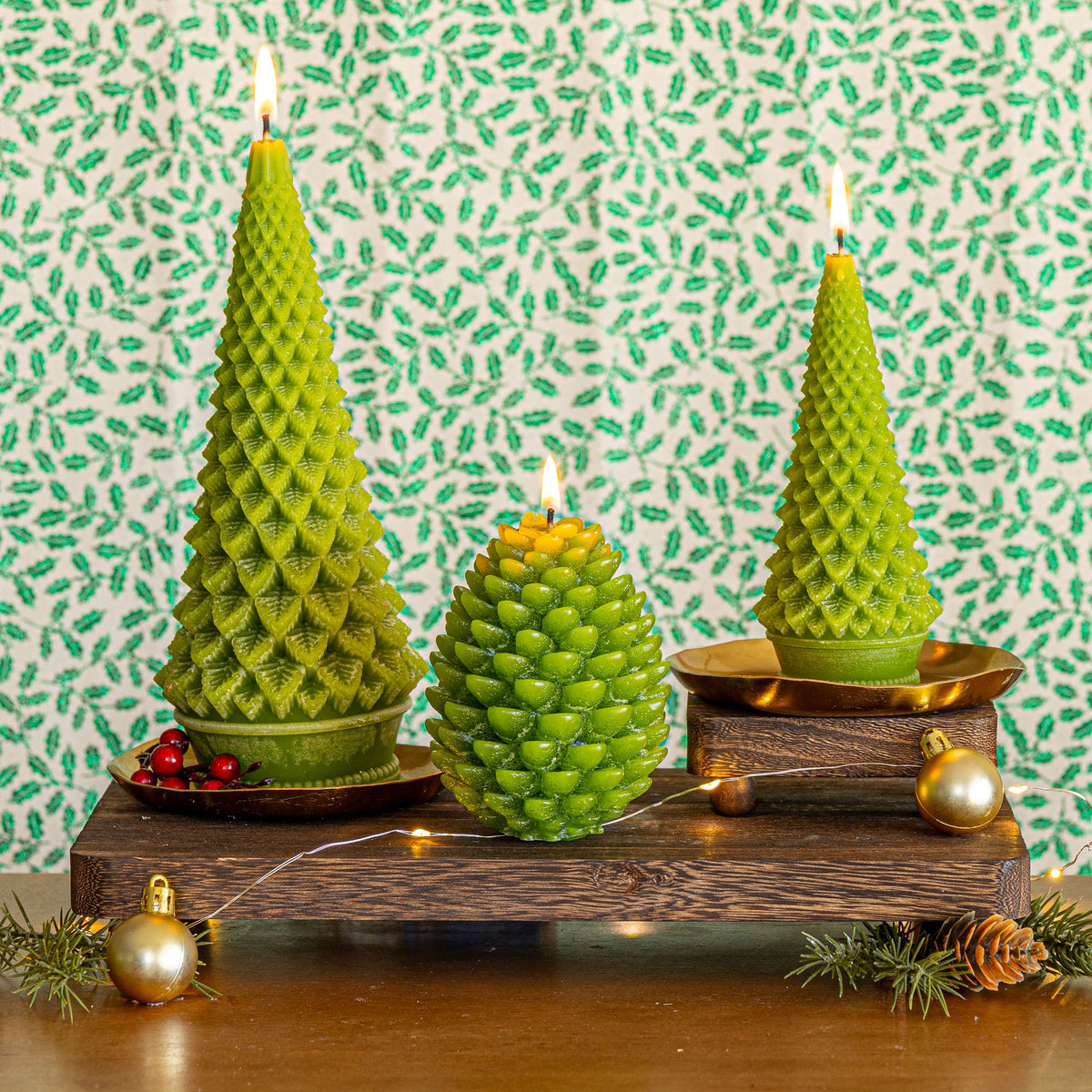 Signature Sculpted Tree Candle - Winterberry Frost