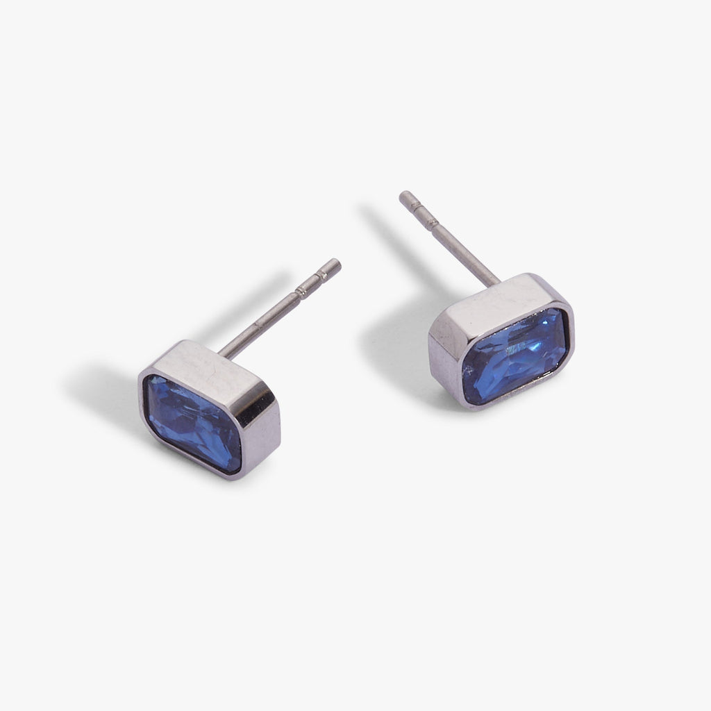 September Emerald - Cut Birthstone Stud Earrings - Che Cose Belle