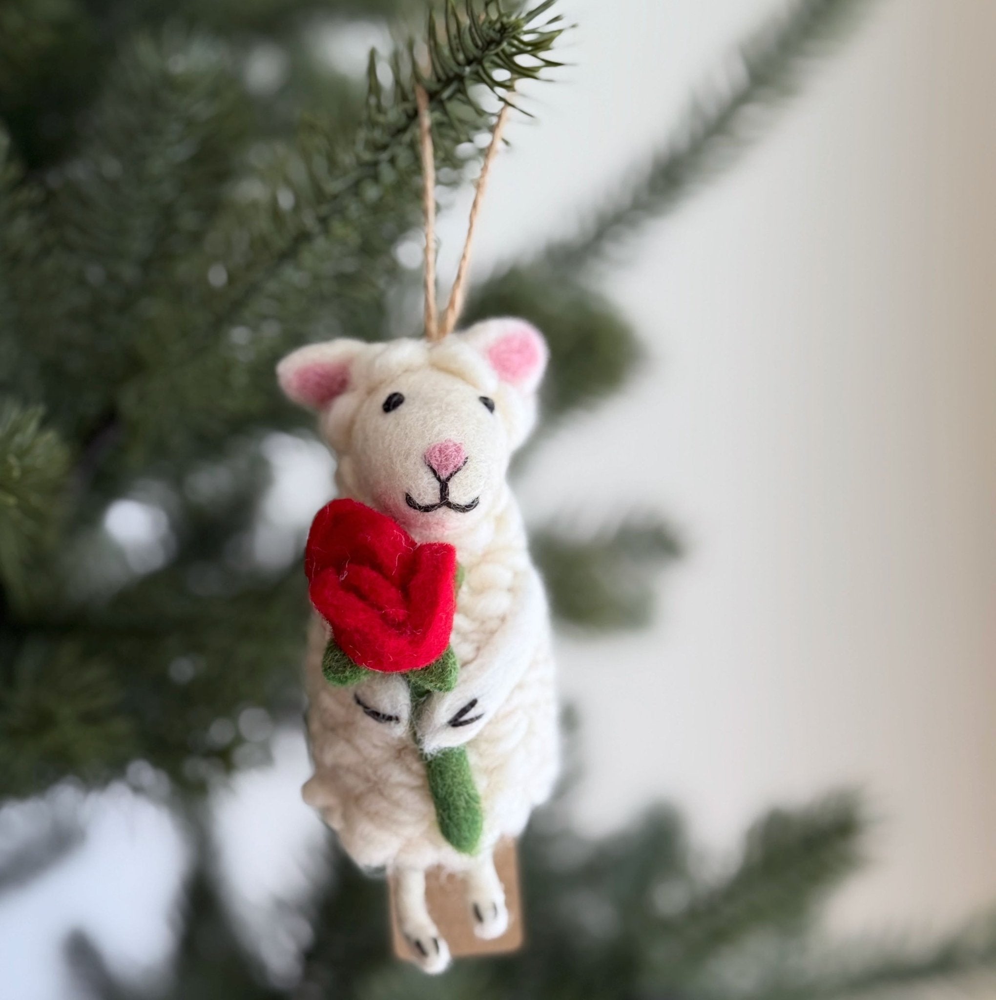 Sheep Holding Rose Ornament - Che Cose Belle