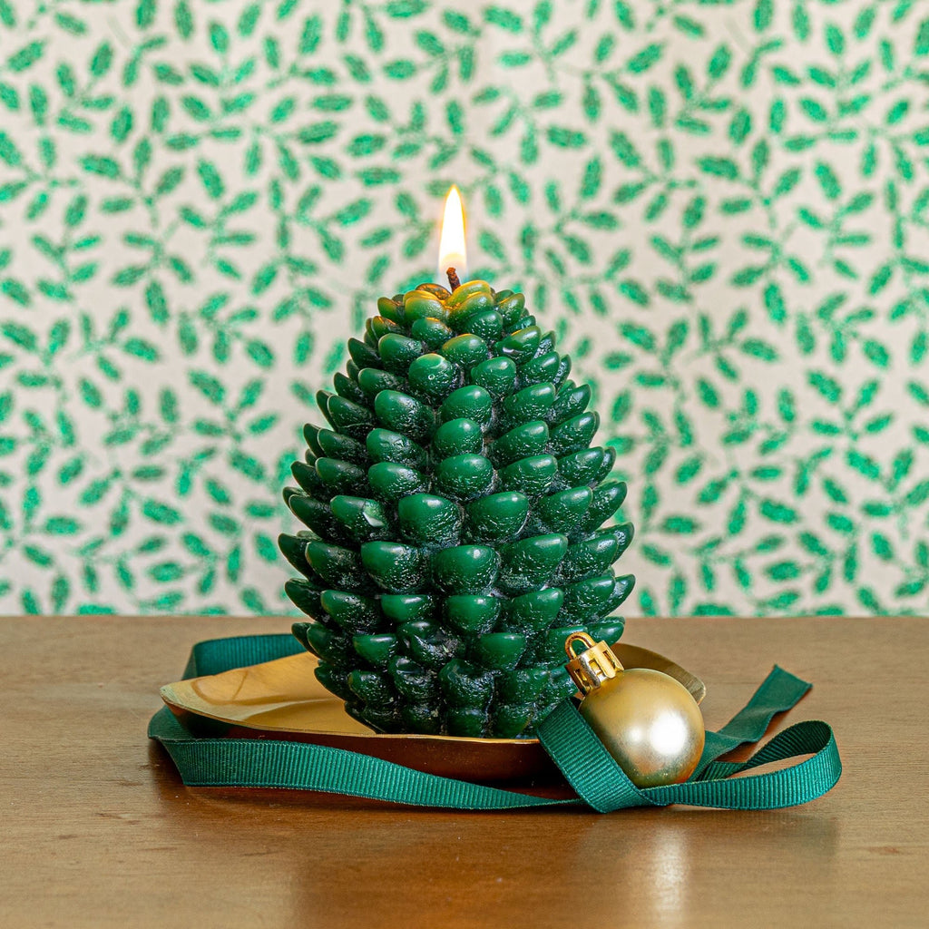 Signature Sculpted Pinecone Candle - Forest - Che Cose Belle