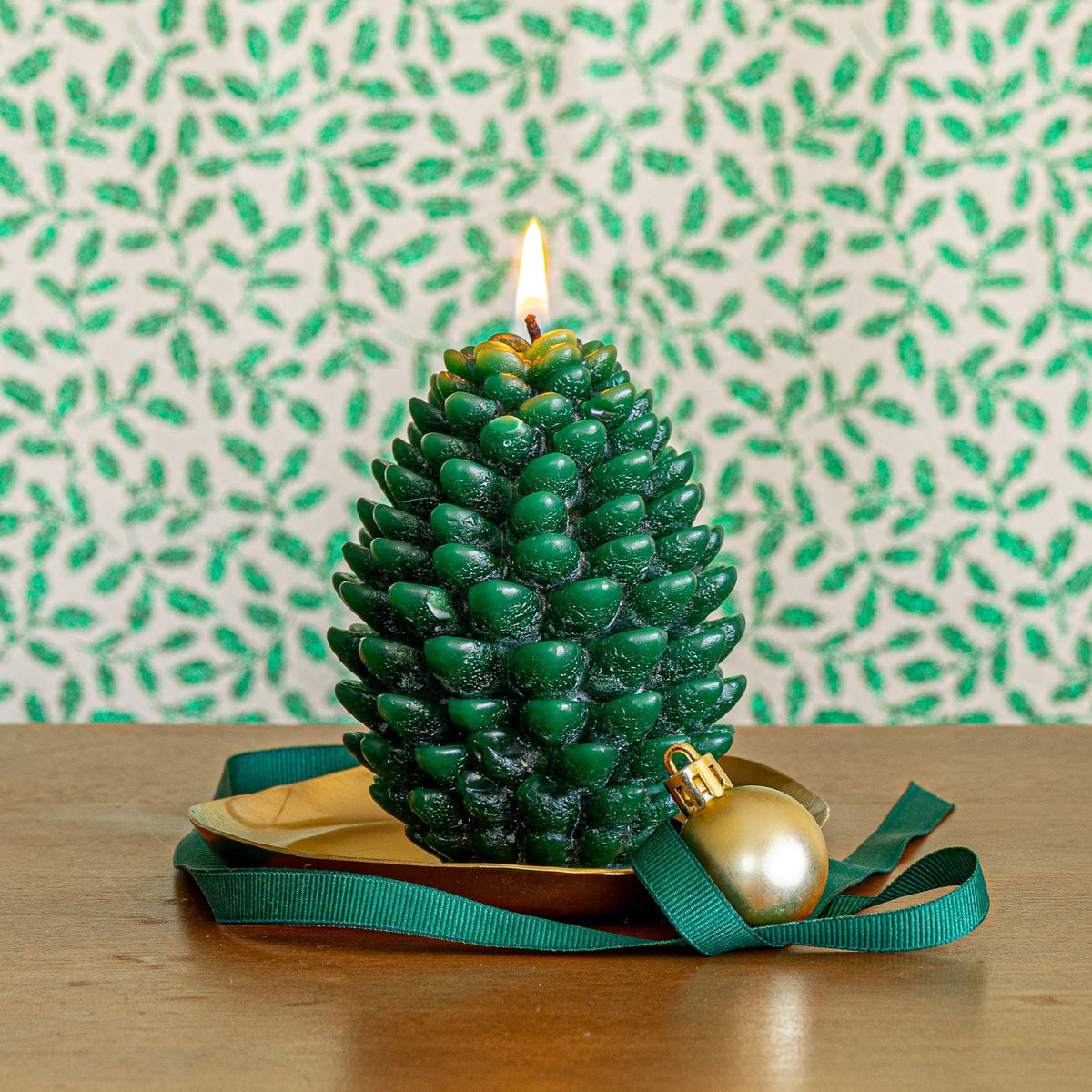 Signature Sculpted Pinecone Candle - Forest - Che Cose Belle
