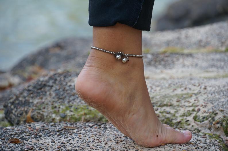 Silver Bell Boho Anklet White Beaded Ankle Bracelet - Che Cose Belle