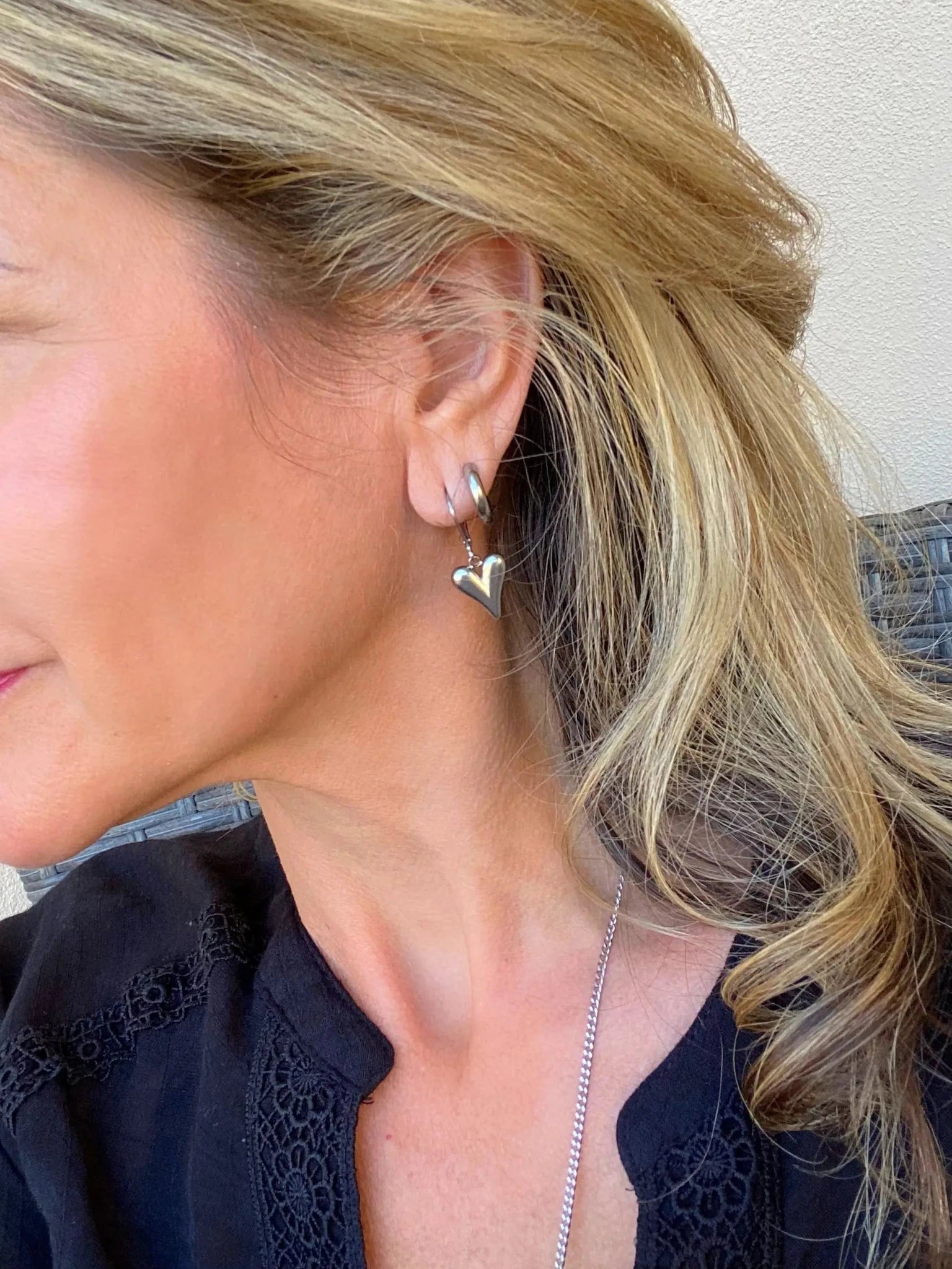 SILVER HEART EARRINGS - Che Cose Belle