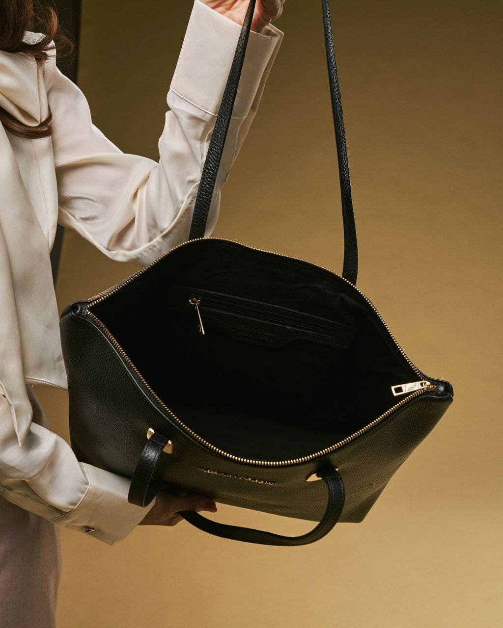 Simona (black) - Italian calf leather women's shoulder bag - Che Cose Belle