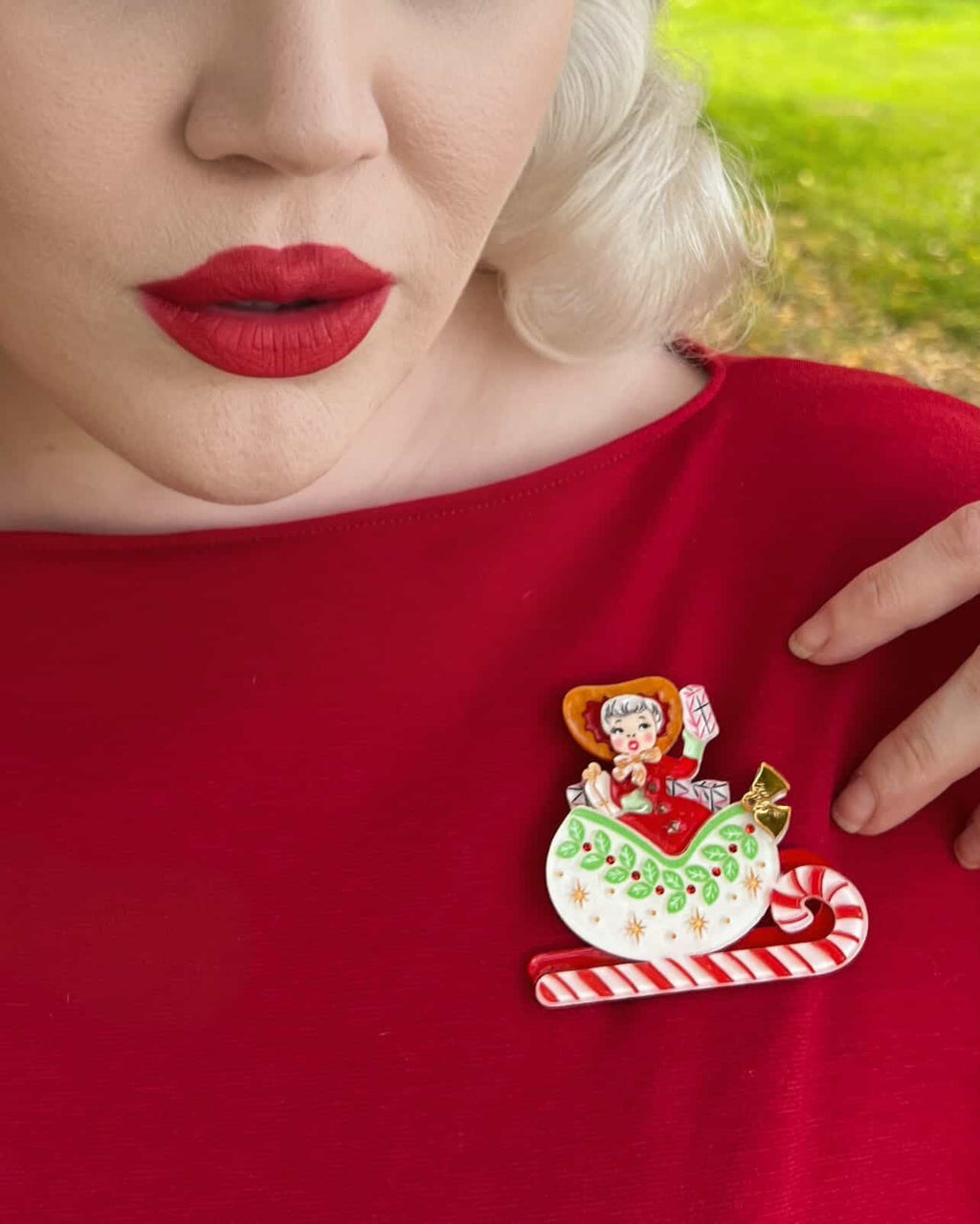 Sleigh All Day Brooch by 50's Vintage Dame x Lipstick & Chrome - Che Cose Belle