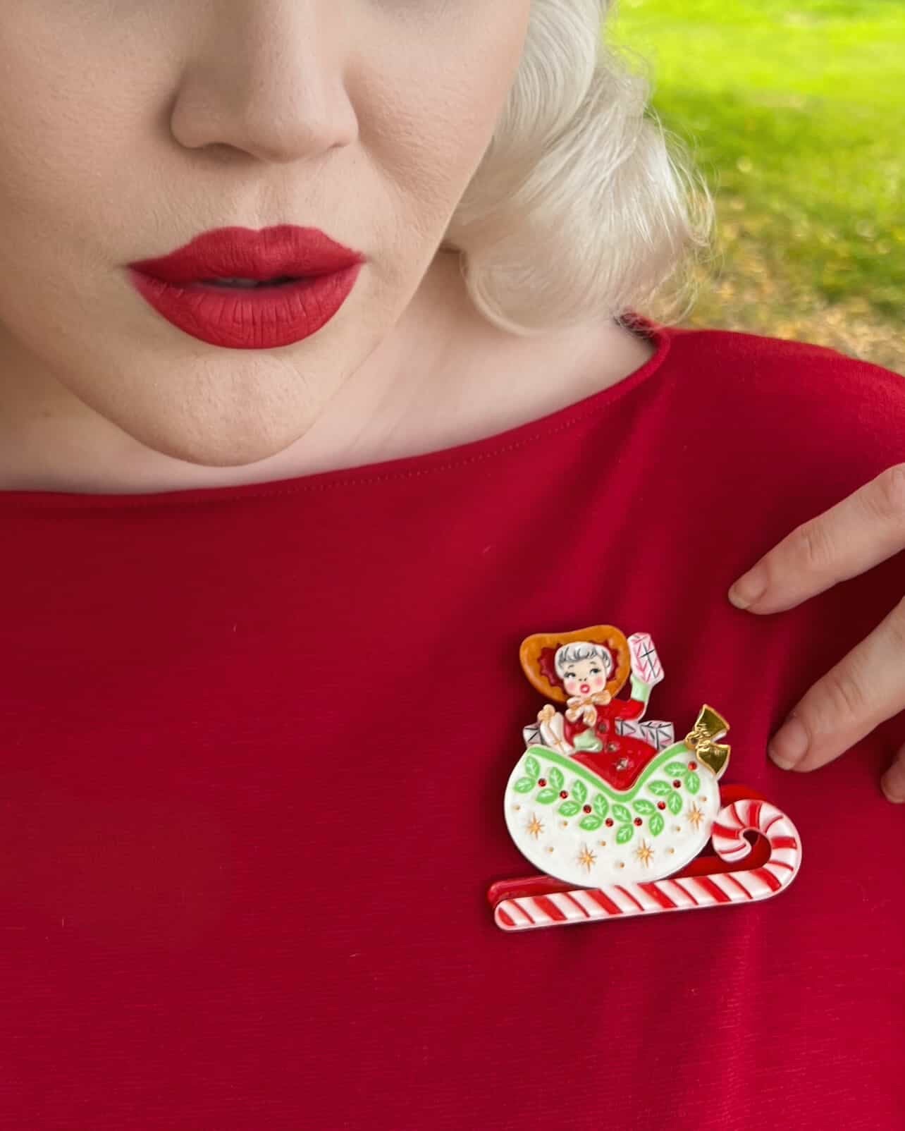 Sleigh All Day Brooch by 50's Vintage Dame x Lipstick & Chrome - Che Cose Belle