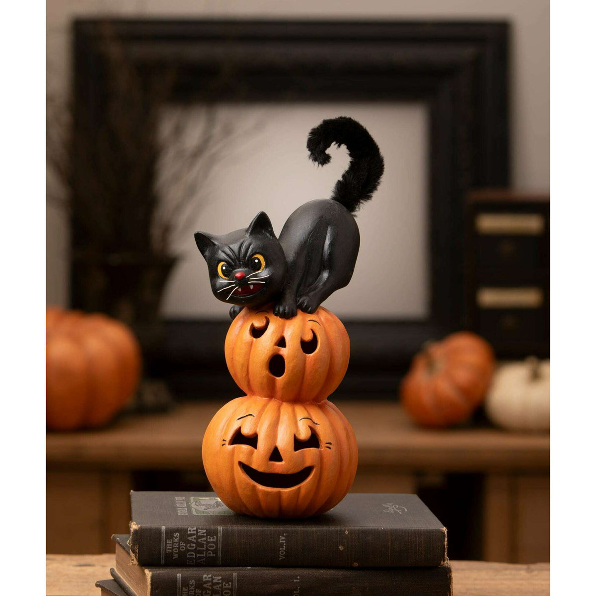Small Pumpkin Stack Black Cat | Halloween Decor | Bethany Lowe - Che Cose Belle