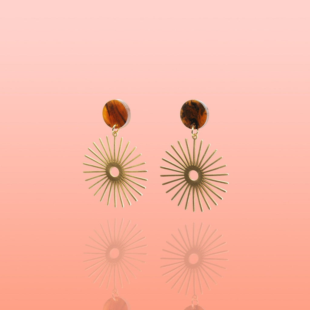 Solana Neutral Sunburst Earrings Water Resistant - Che Cose Belle