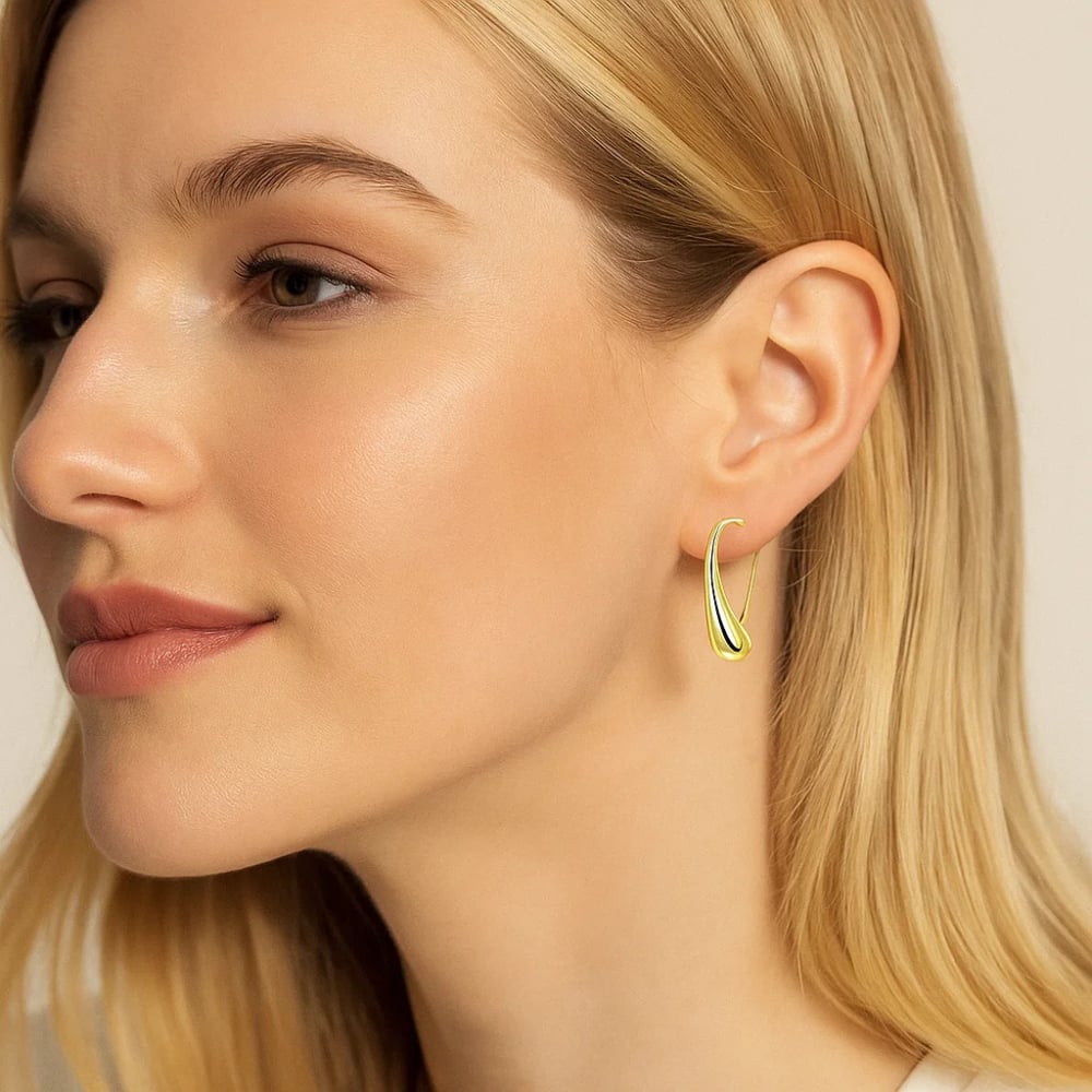 Sophia Teardrop Hook Earrings – Modern Minimalist Design in Silver or Gold - Che Cose Belle