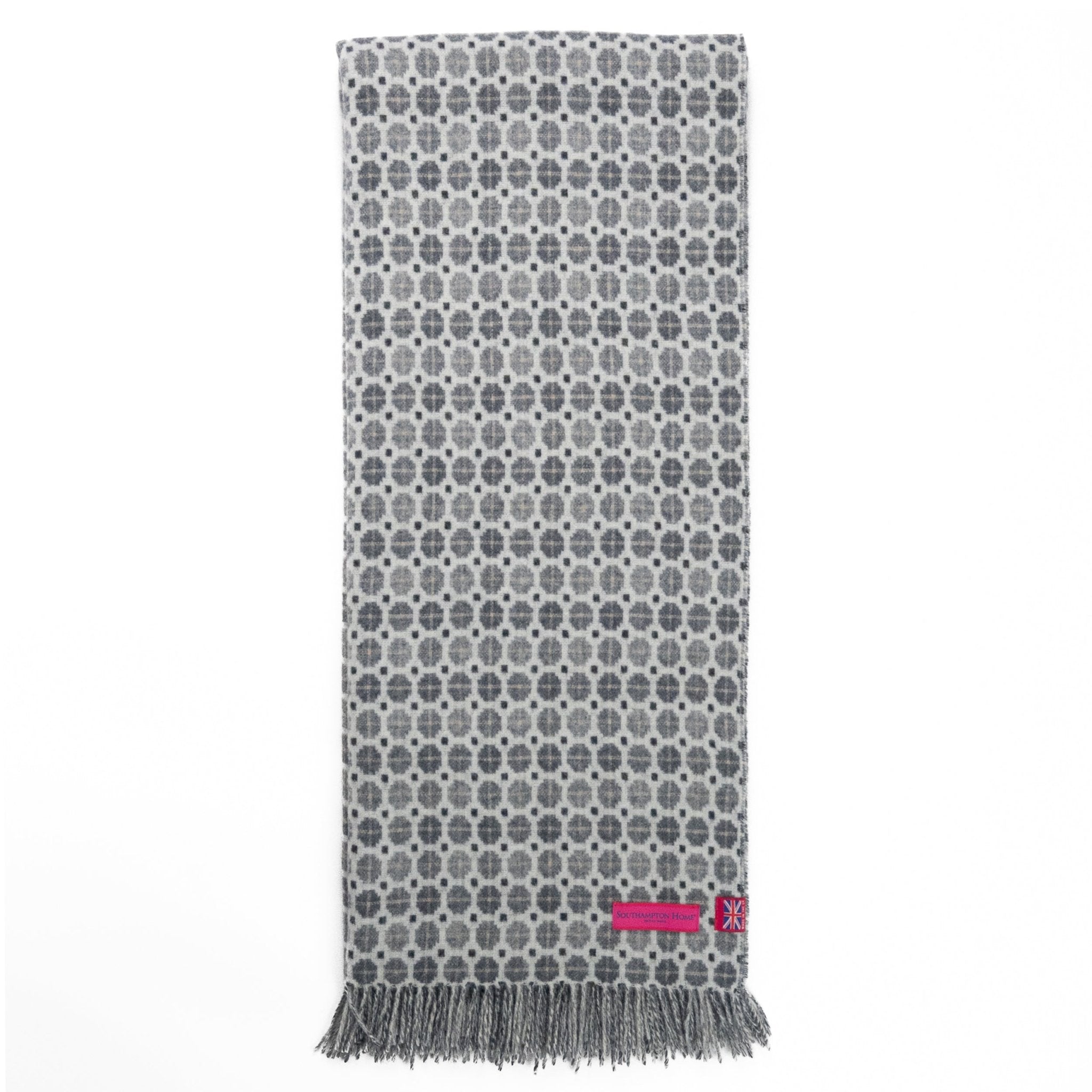 Southampton Home Merino Wool Medallion - Grey - Che Cose Belle