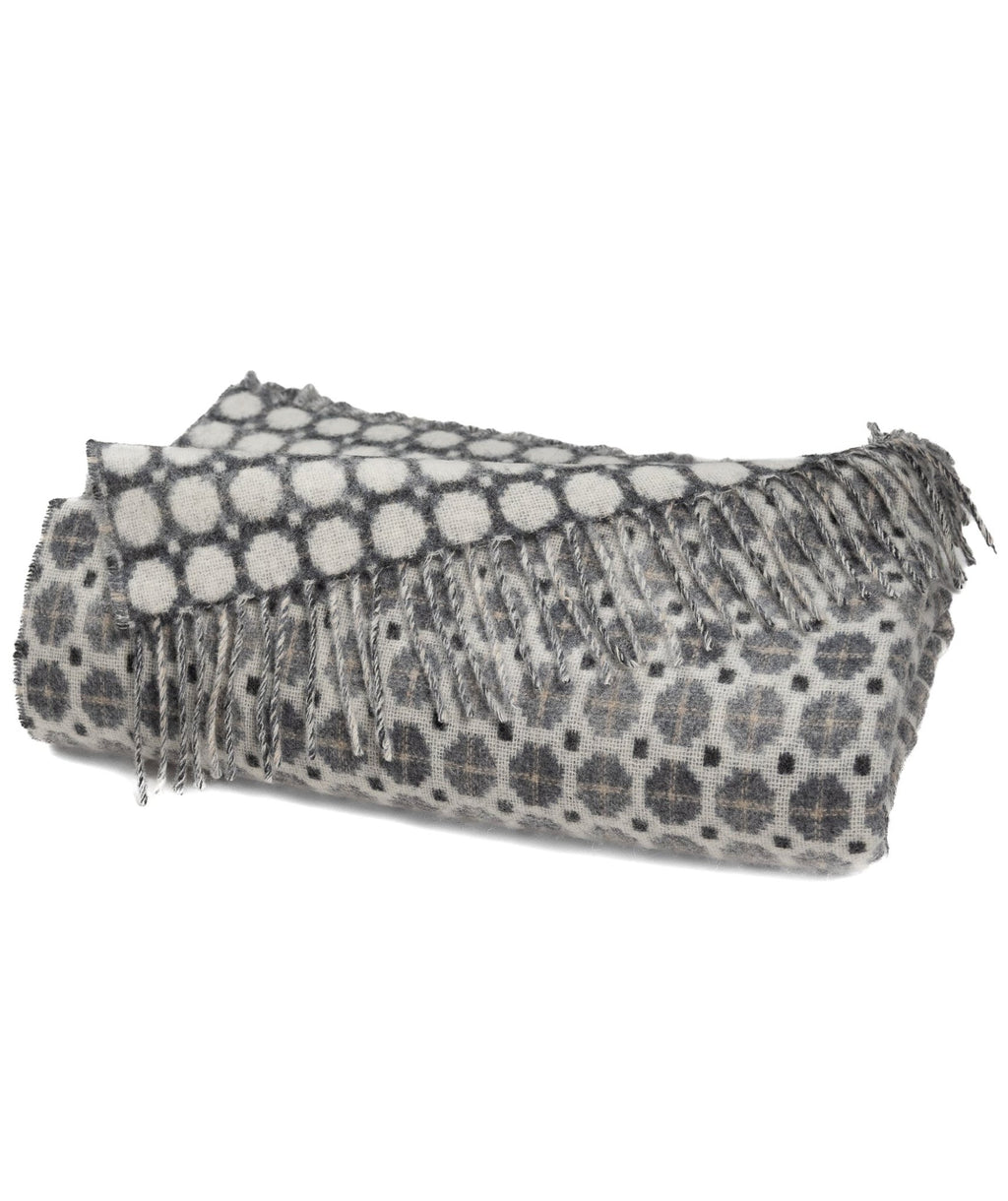 Southampton Home Merino Wool Medallion - Grey - Che Cose Belle