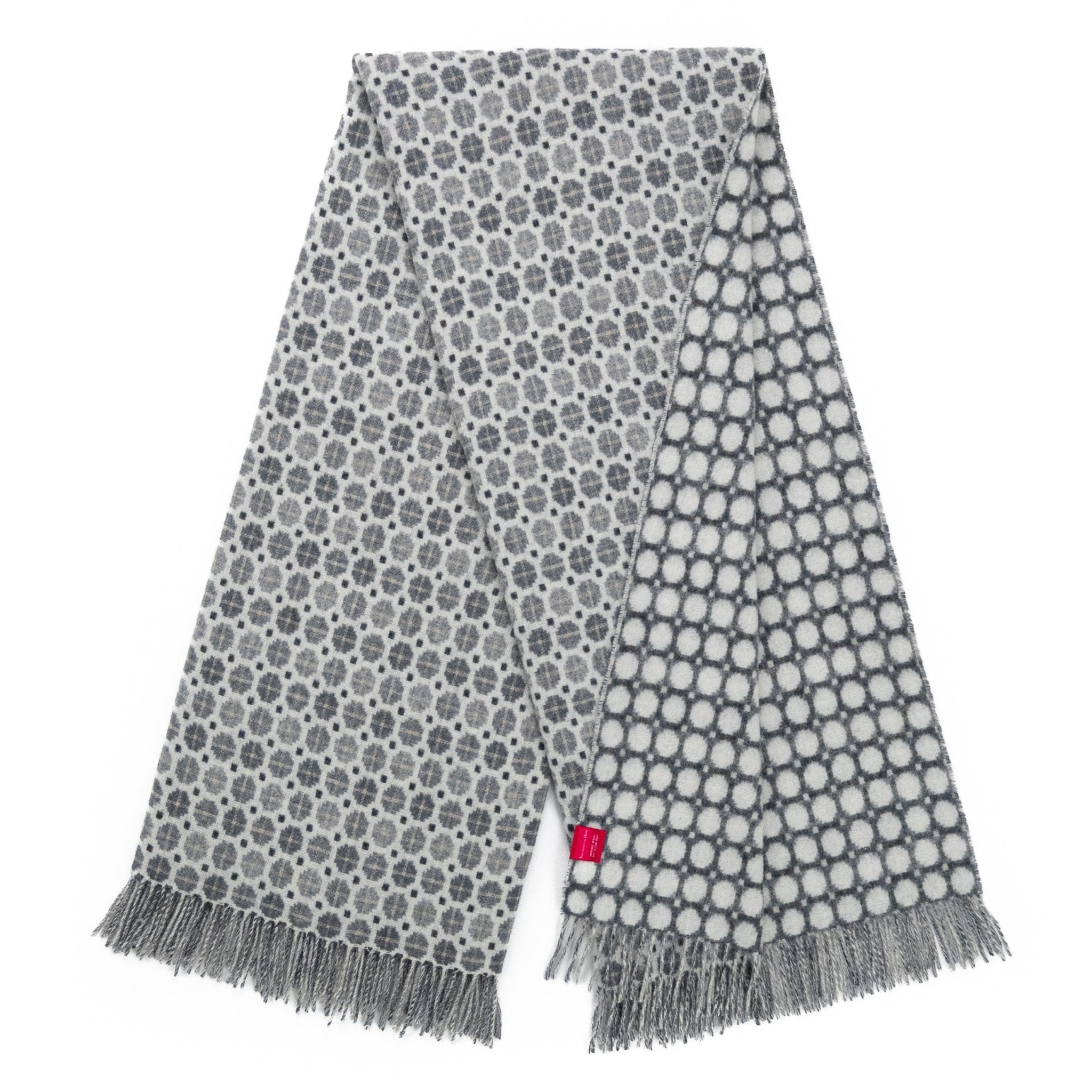 Southampton Home Merino Wool Medallion - Grey - Che Cose Belle