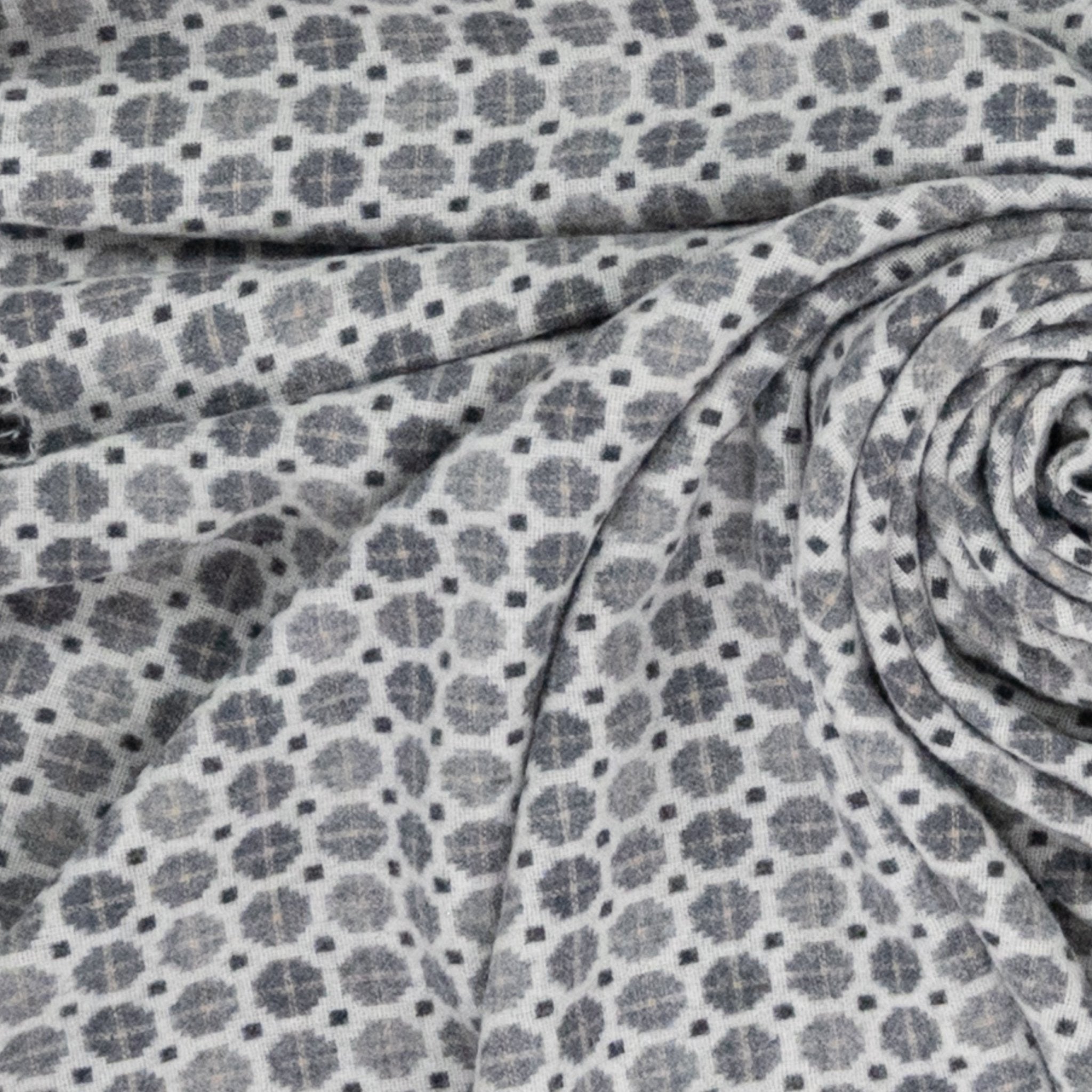 Southampton Home Merino Wool Medallion - Grey - Che Cose Belle