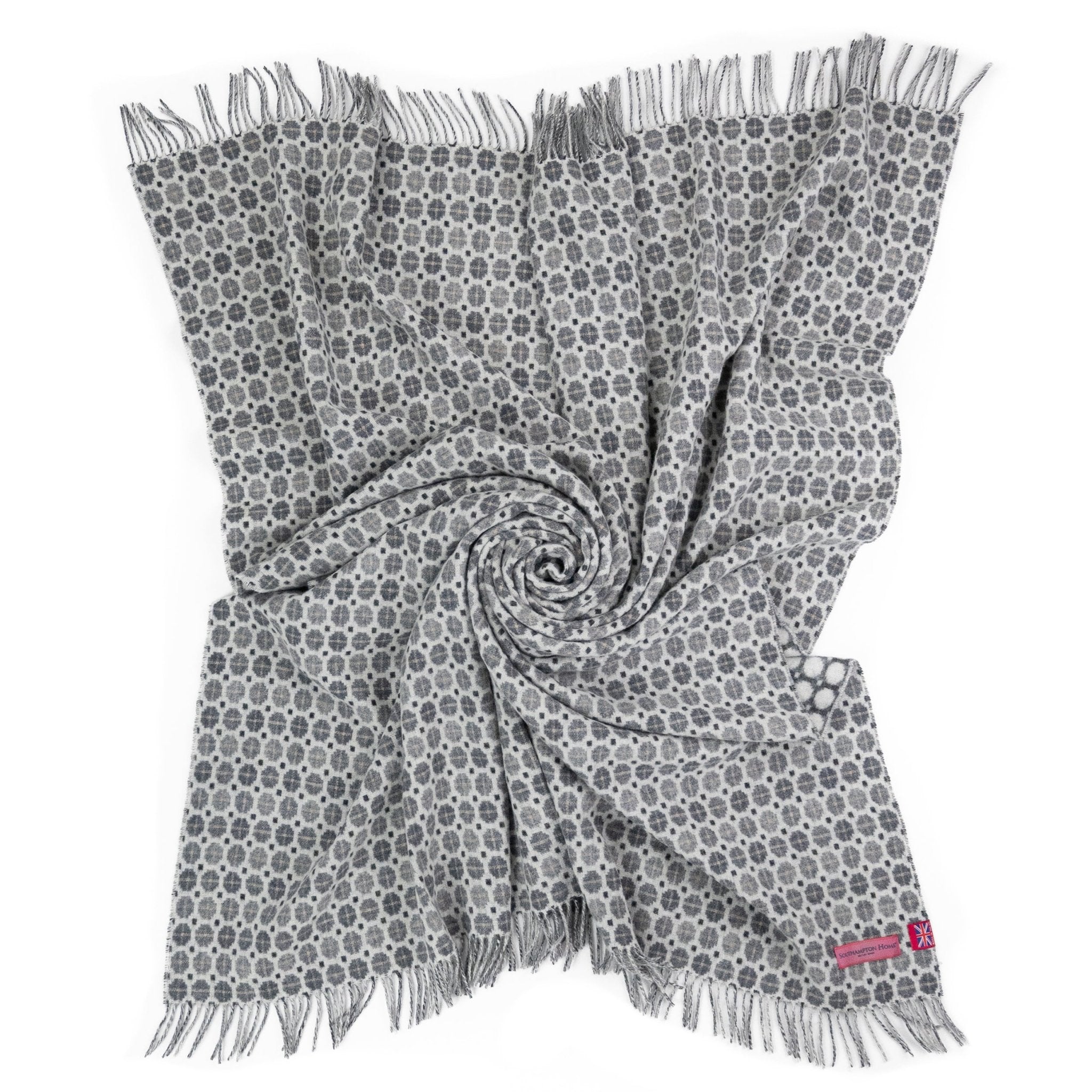 Southampton Home Merino Wool Medallion - Grey - Che Cose Belle