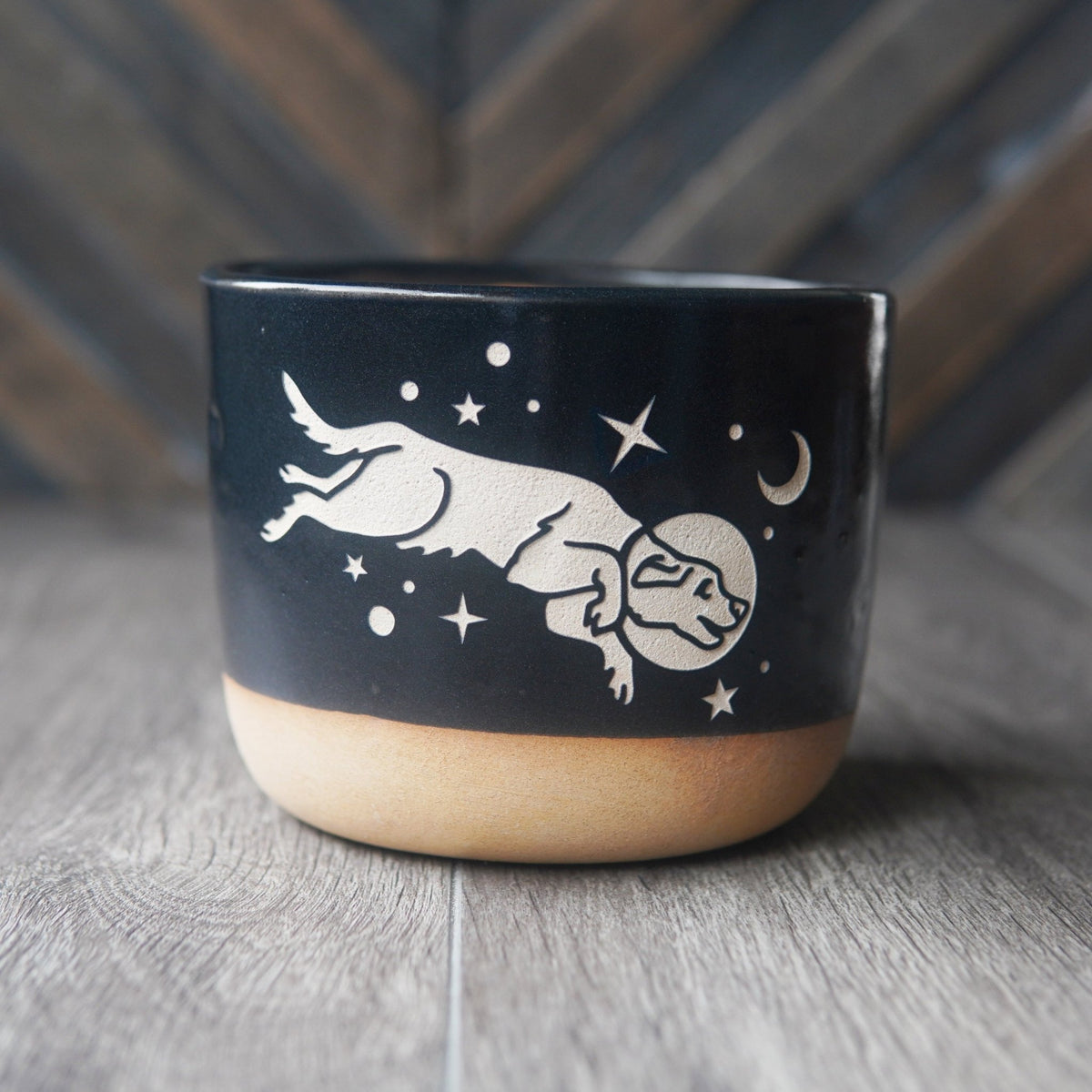 Space Dog Farmhouse Planter with Saucer - Che Cose Belle