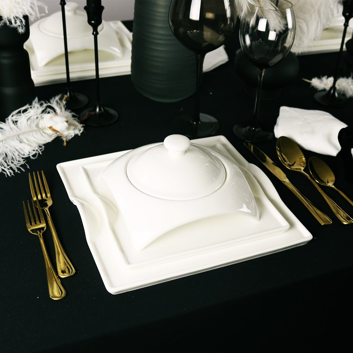 Square Porcelain Dinnerware Set - Che Cose Belle