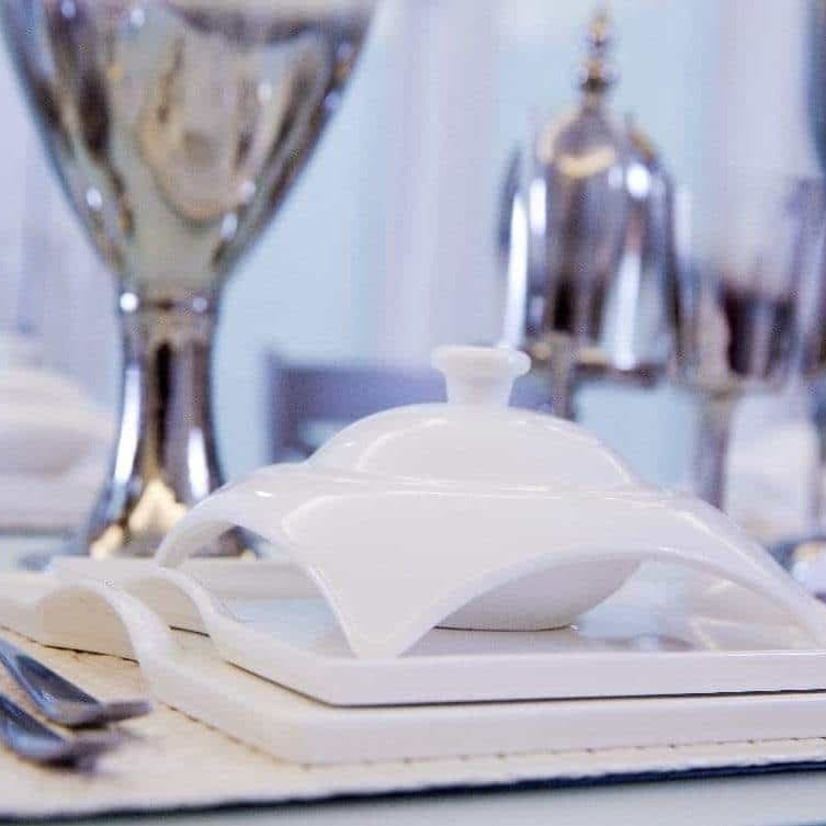 Square Porcelain Dinnerware Set - Che Cose Belle