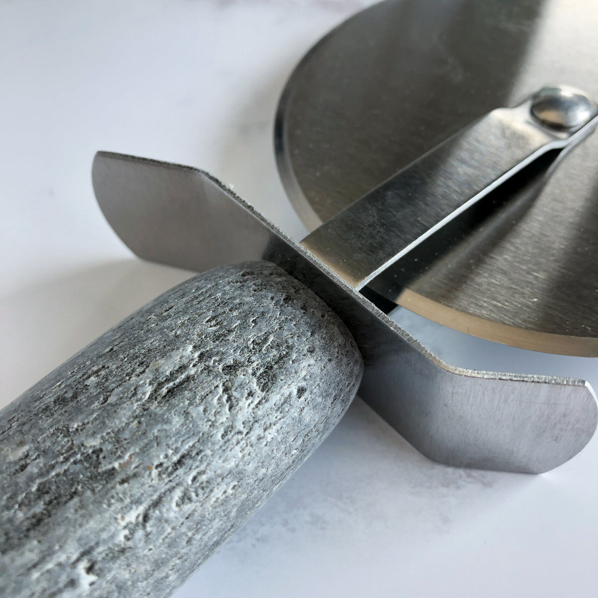 Stone Pizza Wheel - Che Cose Belle