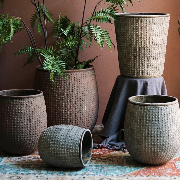 StoneNest Textured Planter - Che Cose Belle