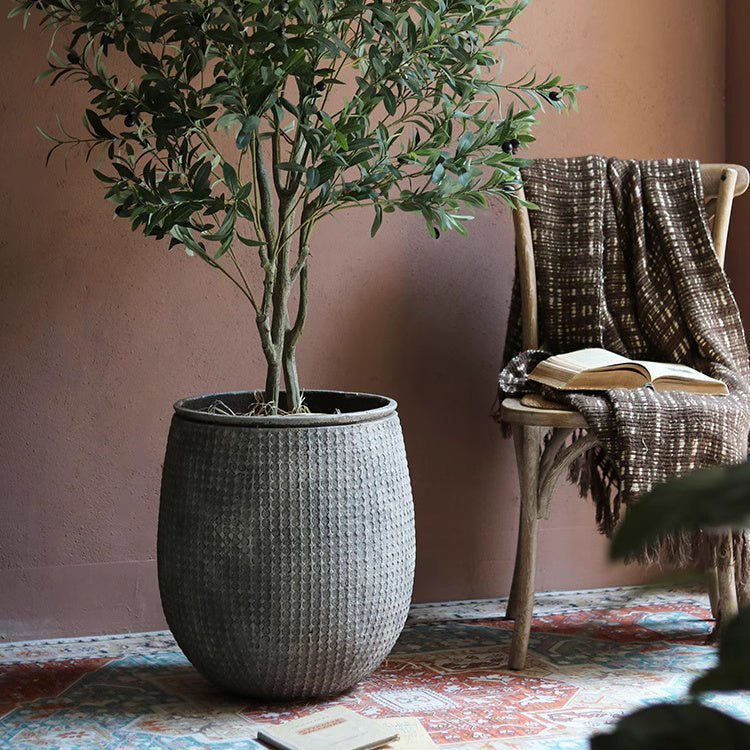 StoneNest Textured Planter - Che Cose Belle