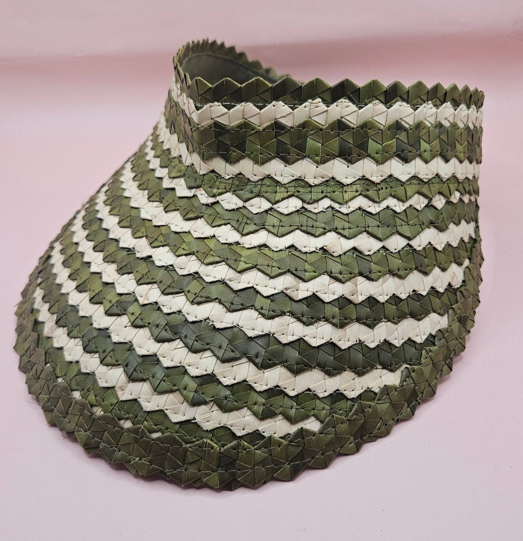 Striped Woven Palm Leaf Visor – Straw Sun Hat | Blue, Green, or Natural | Elastic Back - Che Cose Belle
