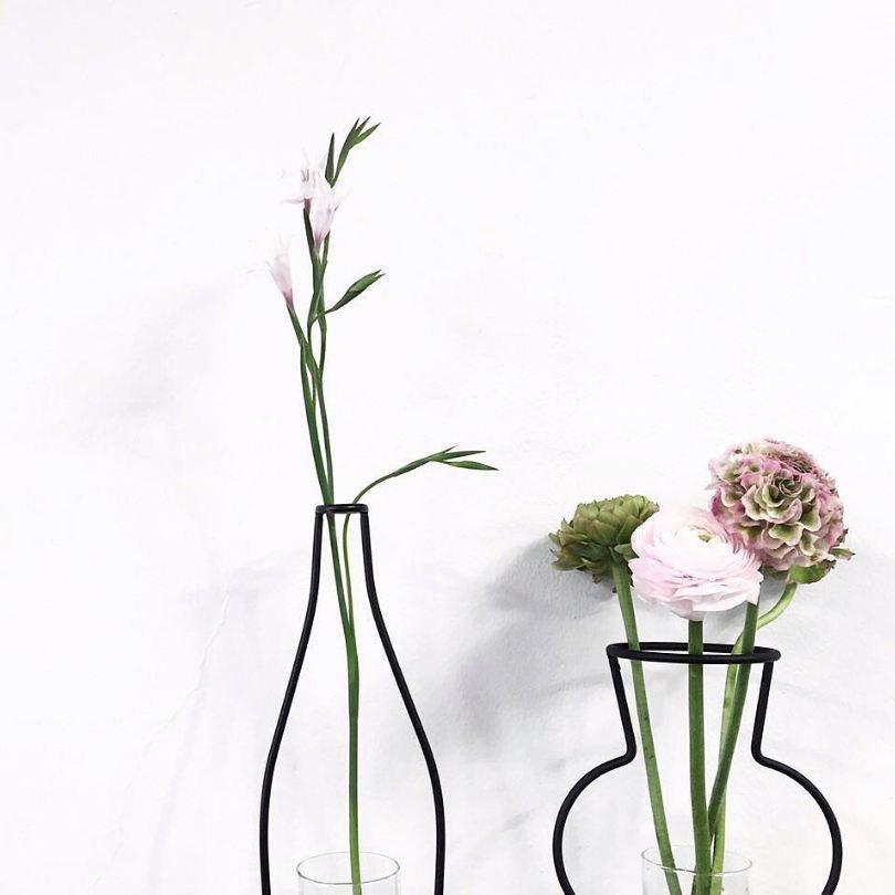 Style Retro Line Flowers Vase Frame Nordic Style Wall Hanging Metal Holder Modern Solid Home Decor Modern Rose Frame Clear Vase Planter Flower Holder Decorations for Wedding Living Room, Office Party - Che Cose Belle