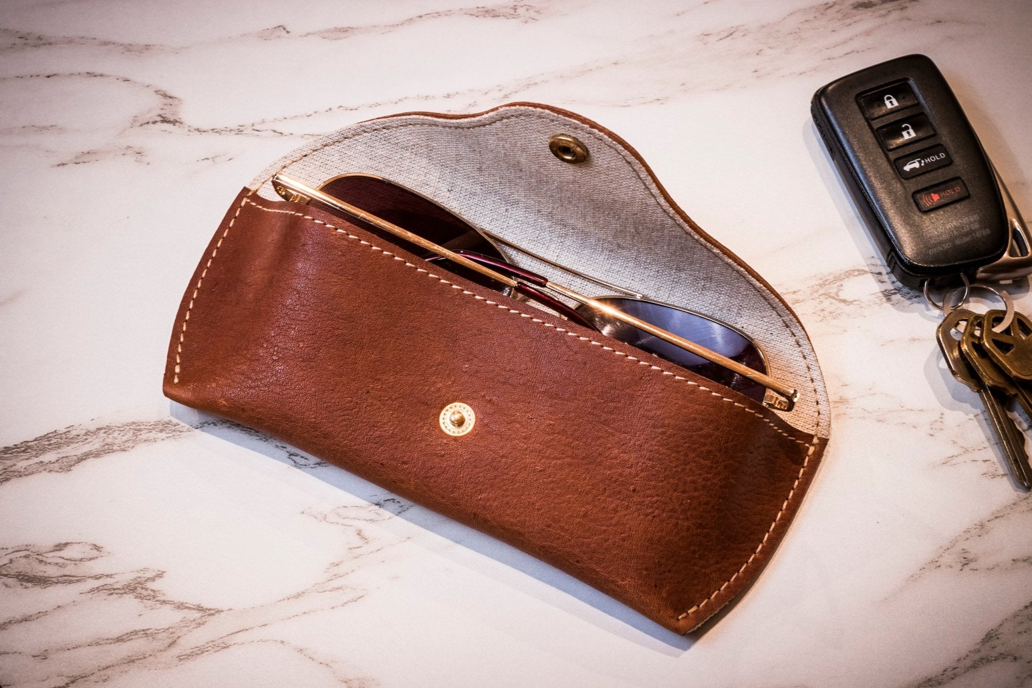 Sunglass Holder - Che Cose Belle