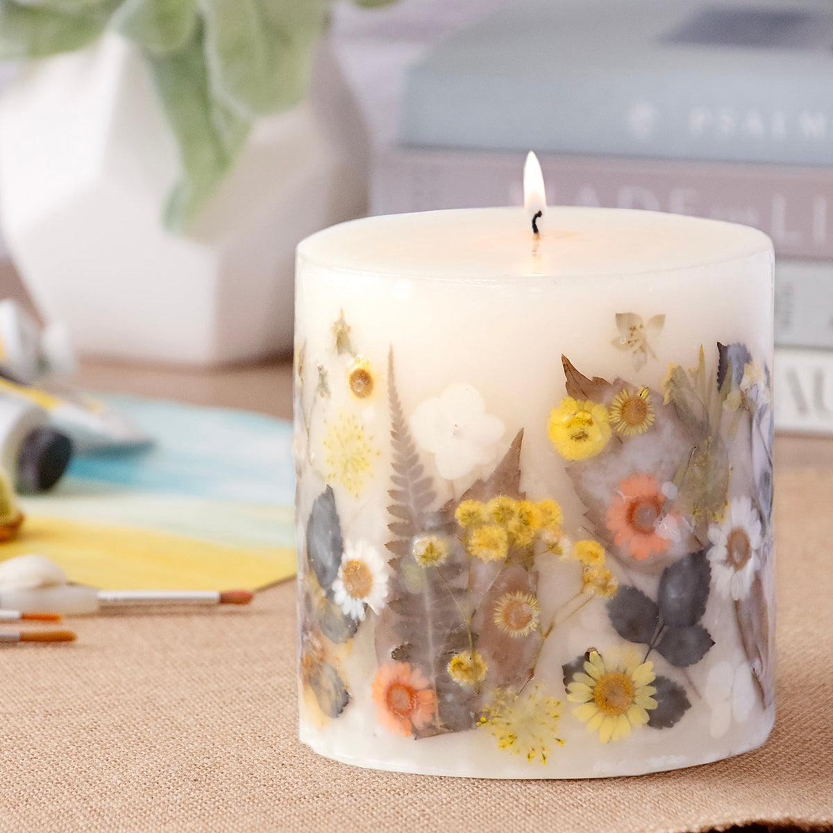 Sunlit Daisy Pressed Flower Pillar Candle - Che Cose Belle