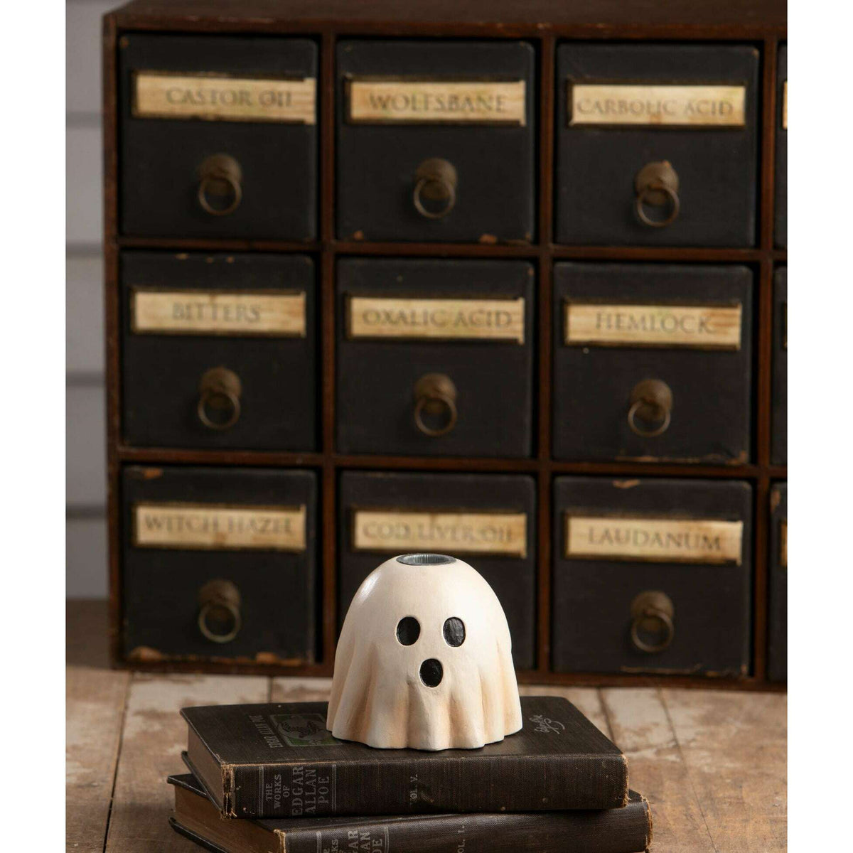 Surprised Ghost Candlestick | Halloween Decor | Bethany Lowe - Che Cose Belle