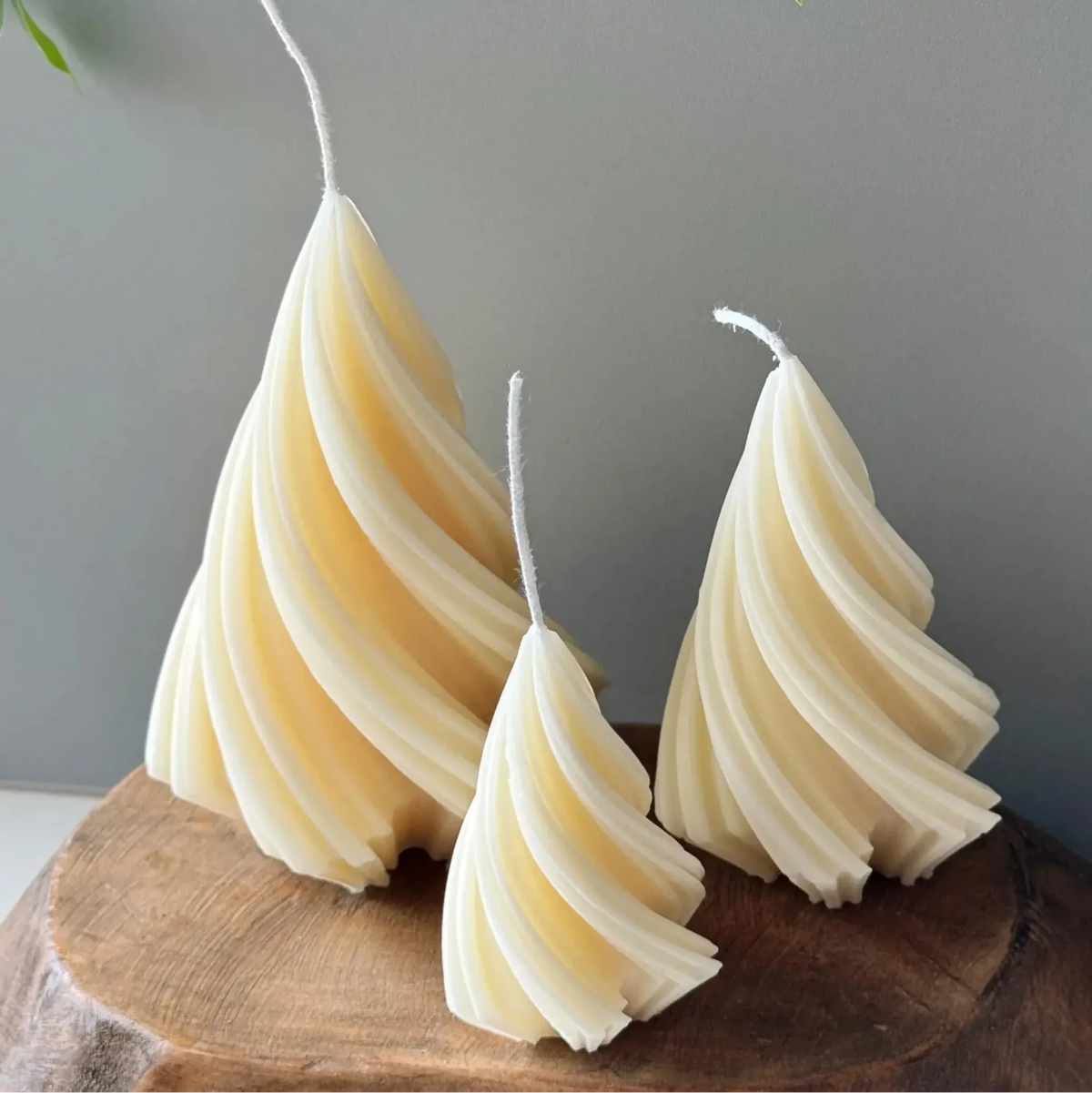 Swirling Christmas Tree Candles - Che Cose Belle