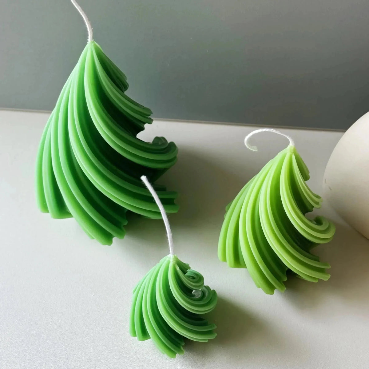 Swirling Christmas Tree Candles - Che Cose Belle